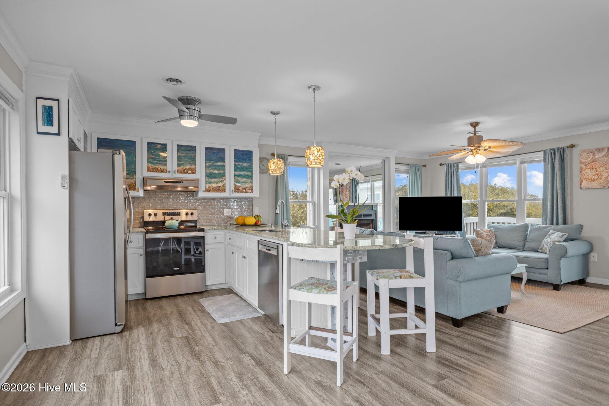 100565802 | Photo 19