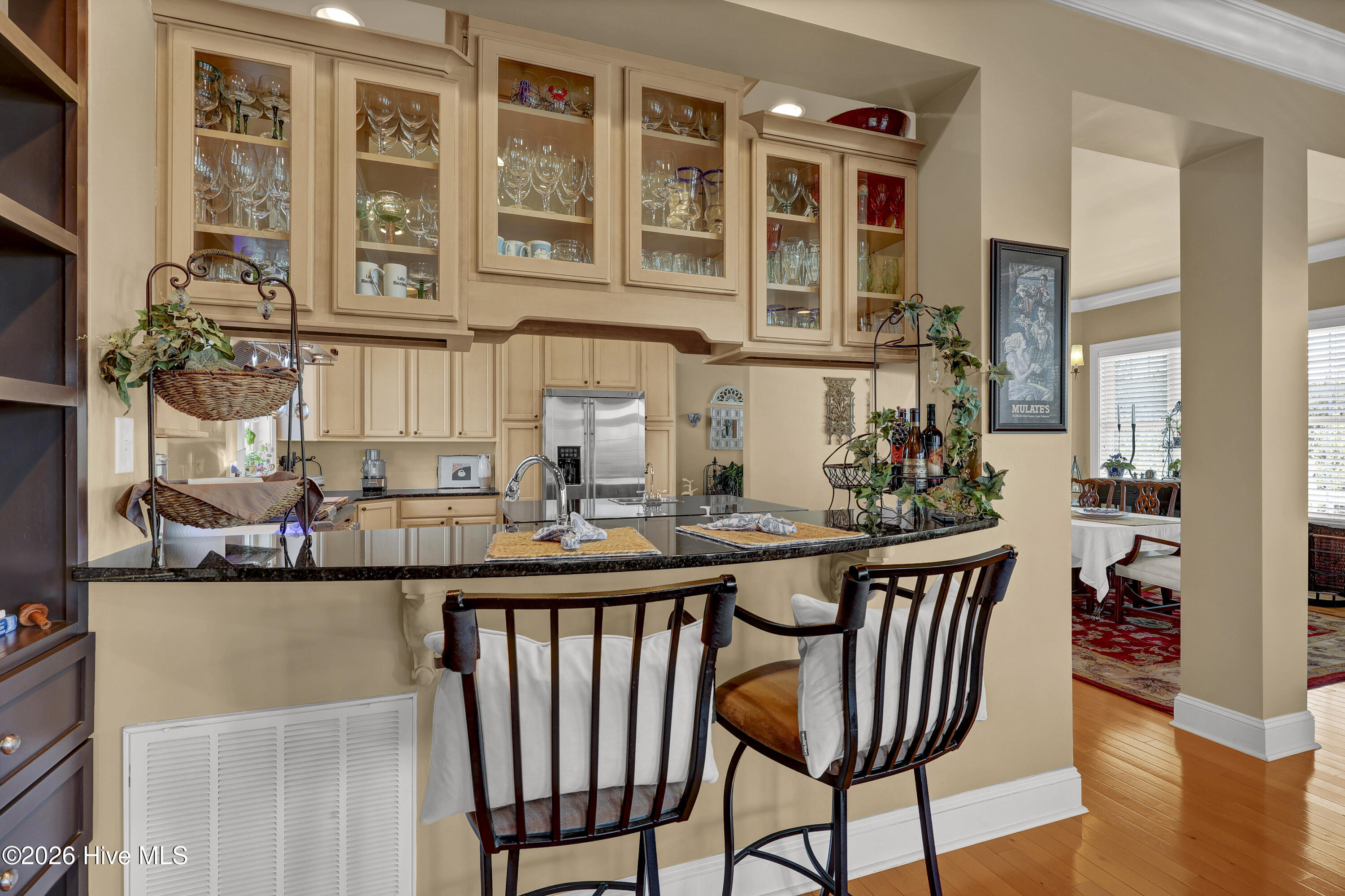 100564861 | Photo 37