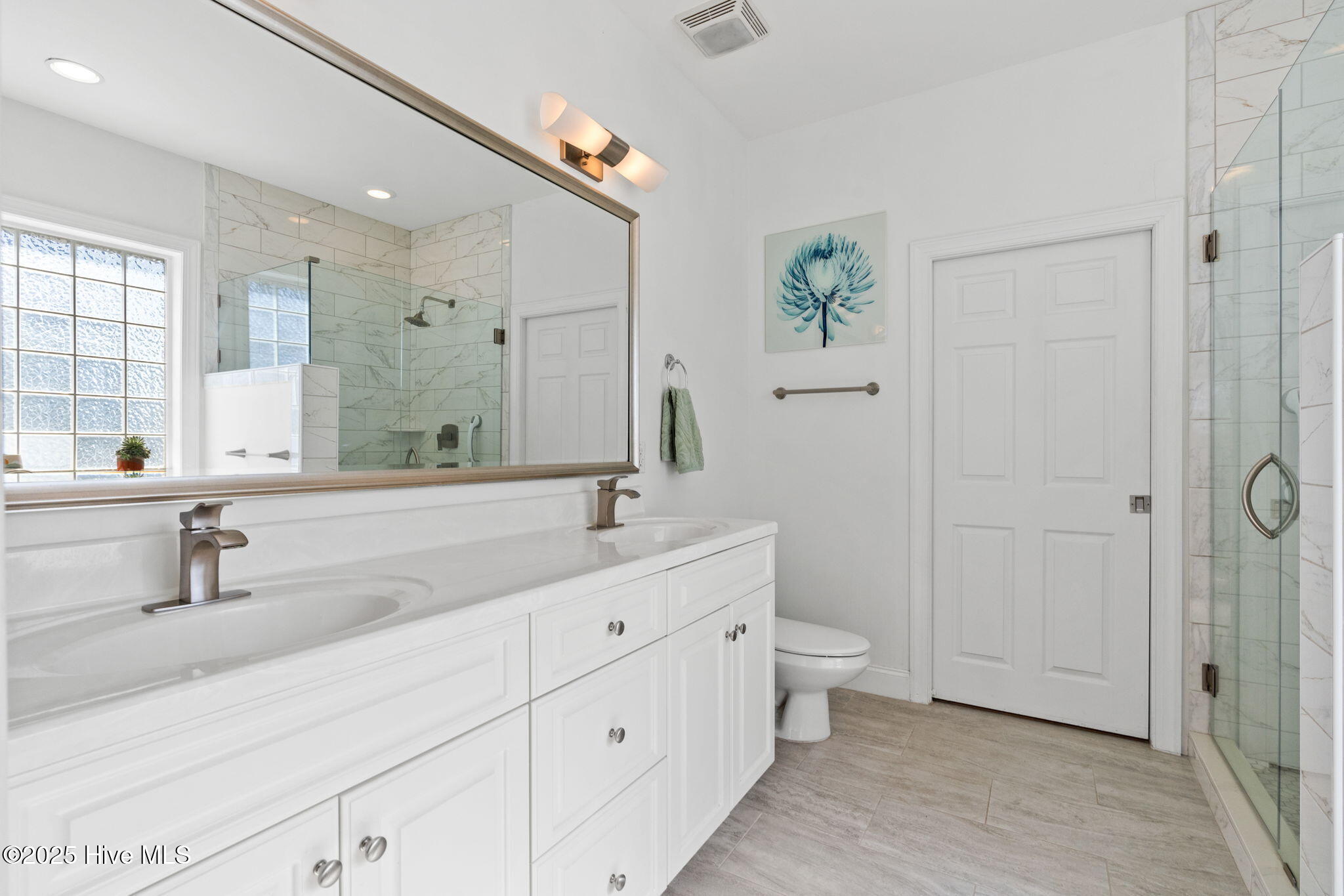 100538091 | Photo 40