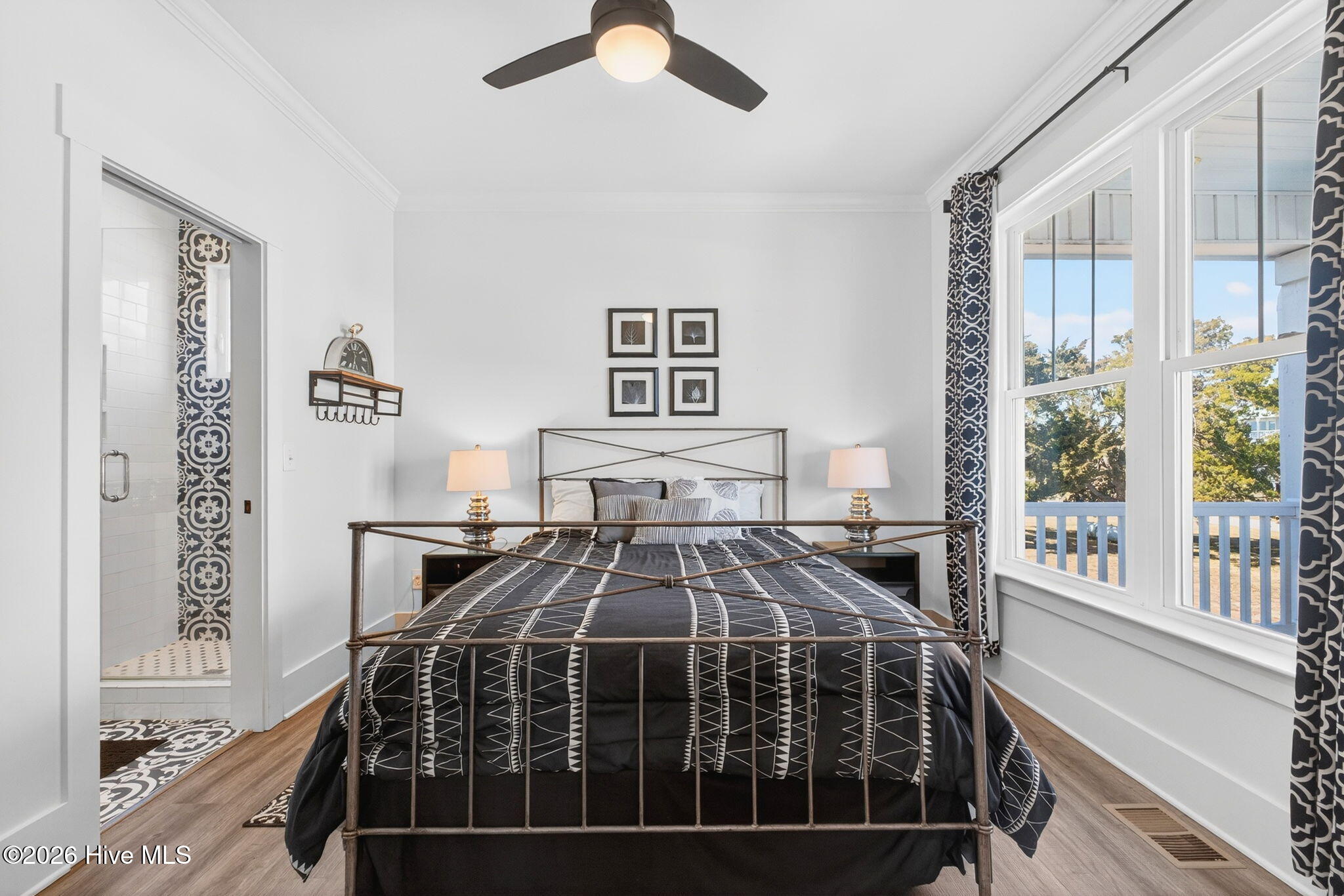 100554481 | Photo 43