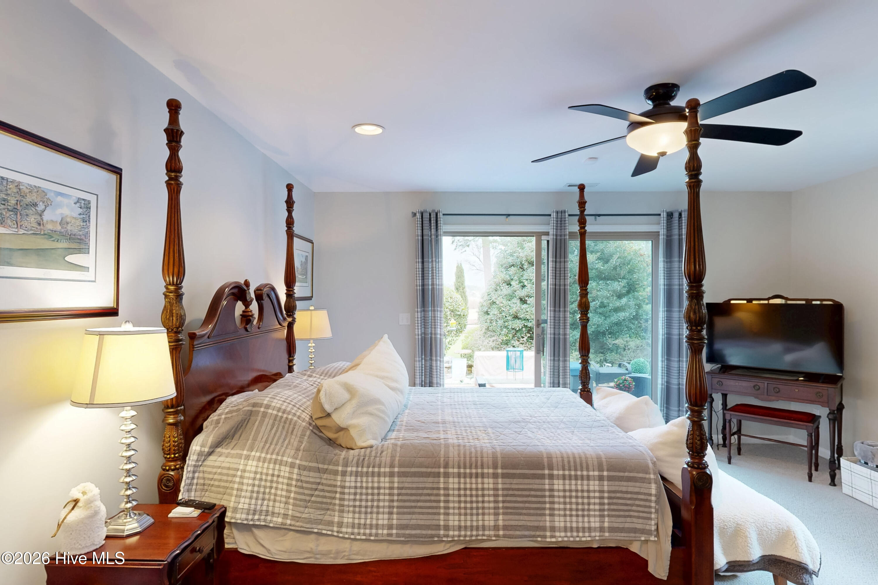 100559840 | Photo 24