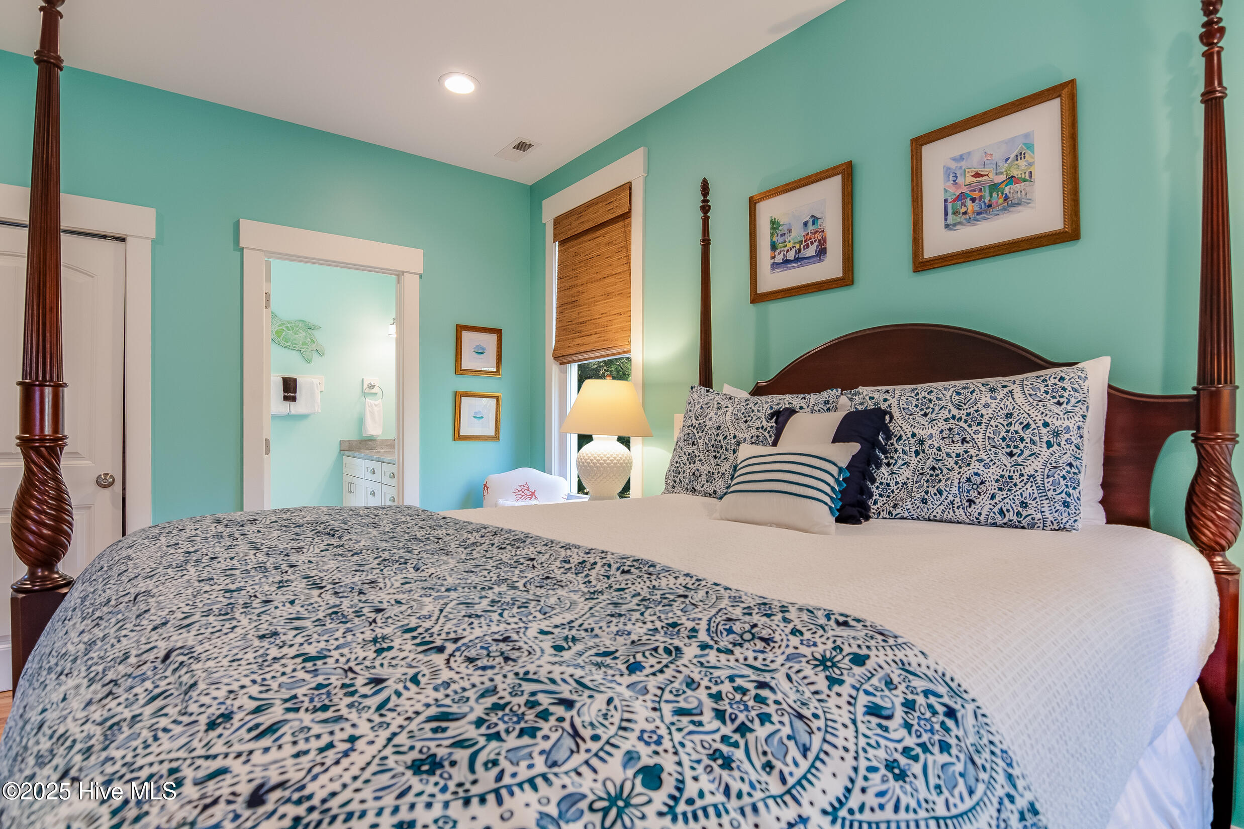 100545304 | Photo 18