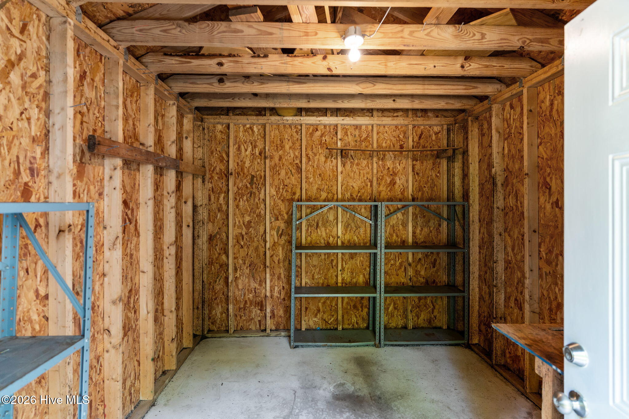 100568125 | Photo 46