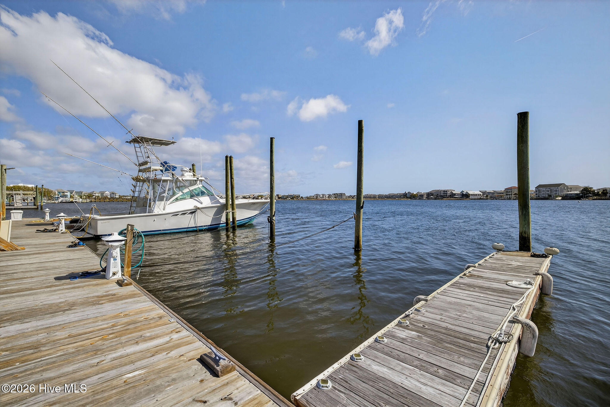 100564348 | Photo 43