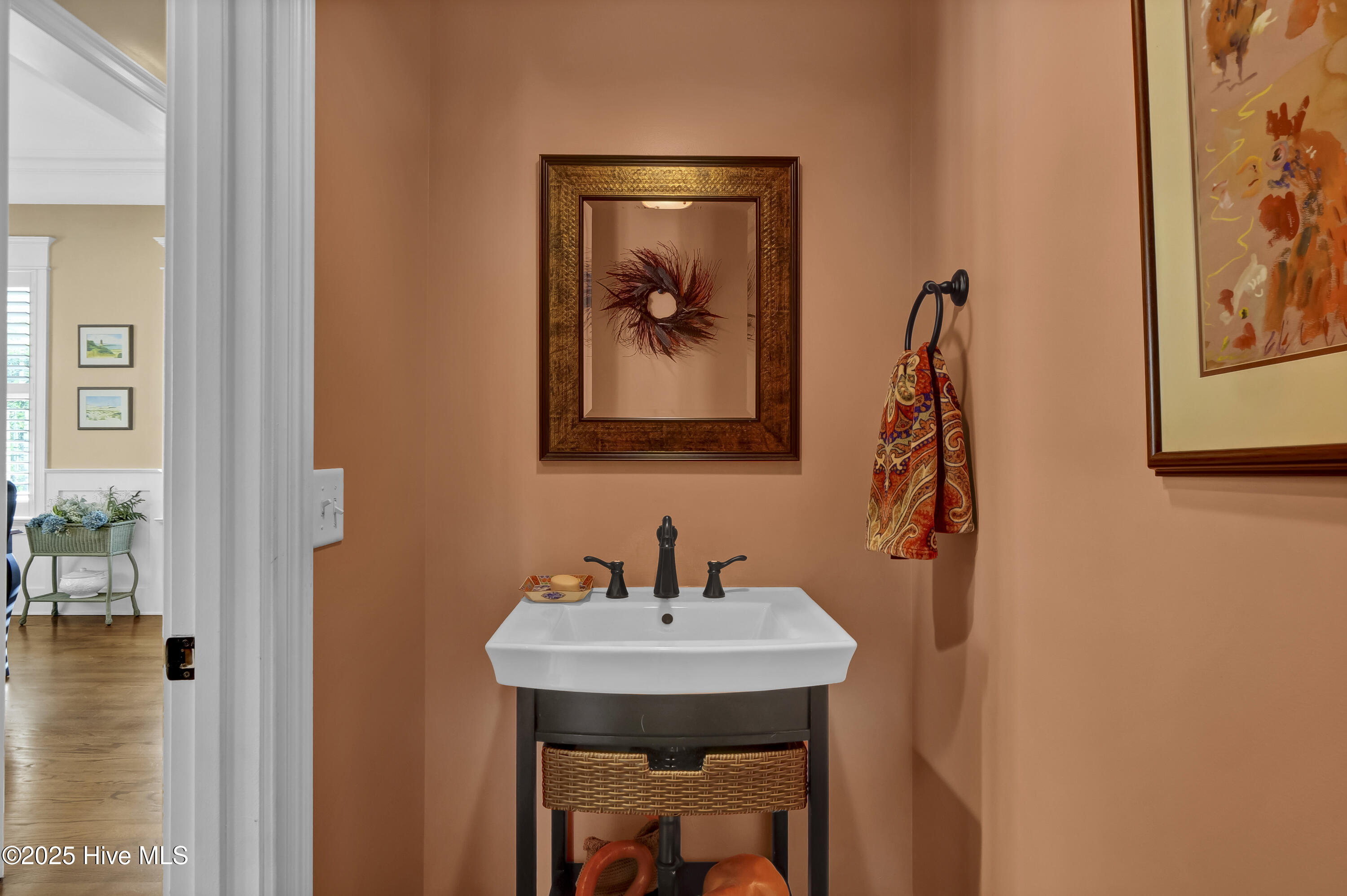 100504953 | Photo 12