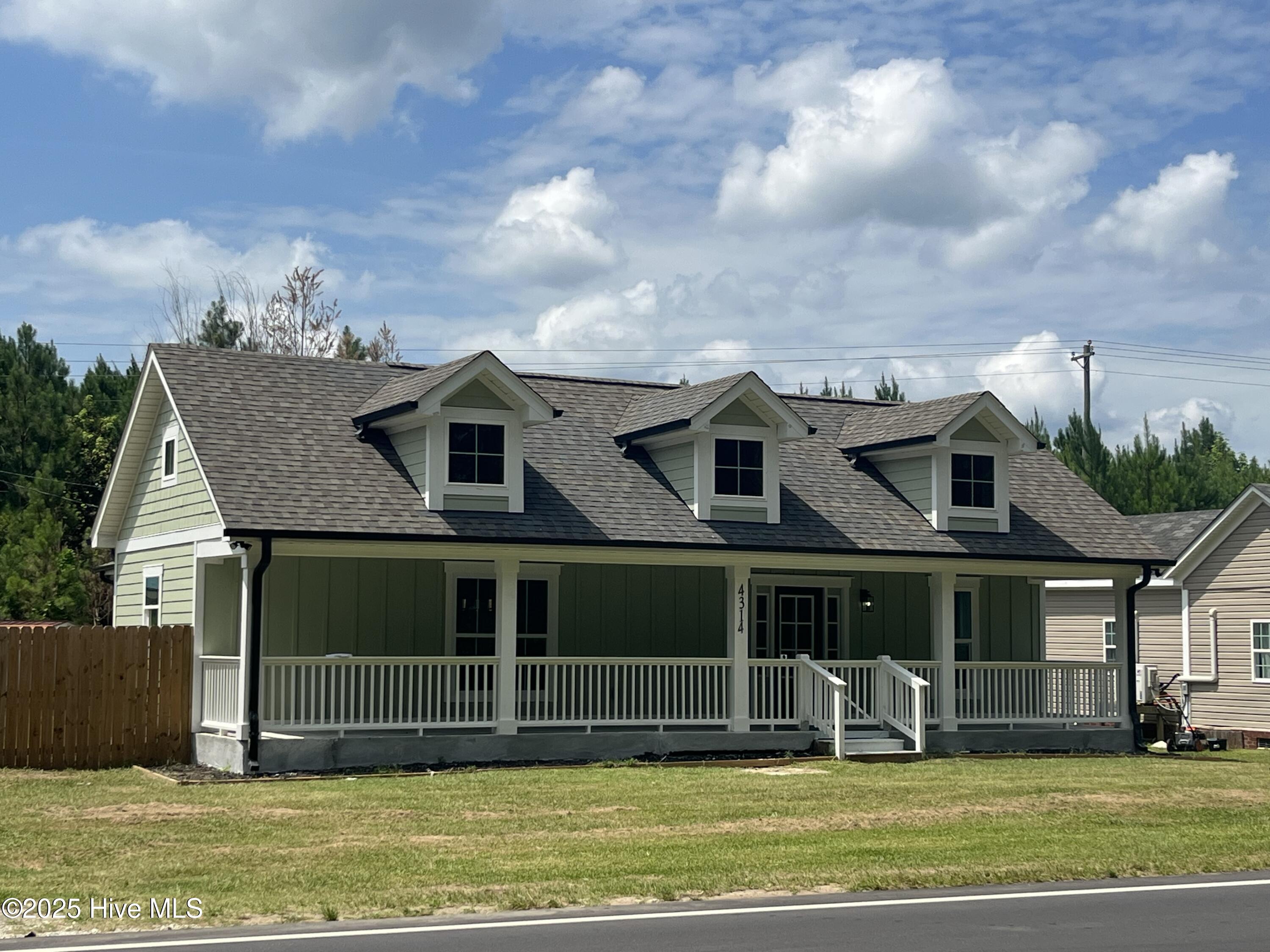 Homes for sale in Burgaw, NC | 4314 E Nc Hwy 53 E, Burgaw, NC 28425 | MLS# 100520633