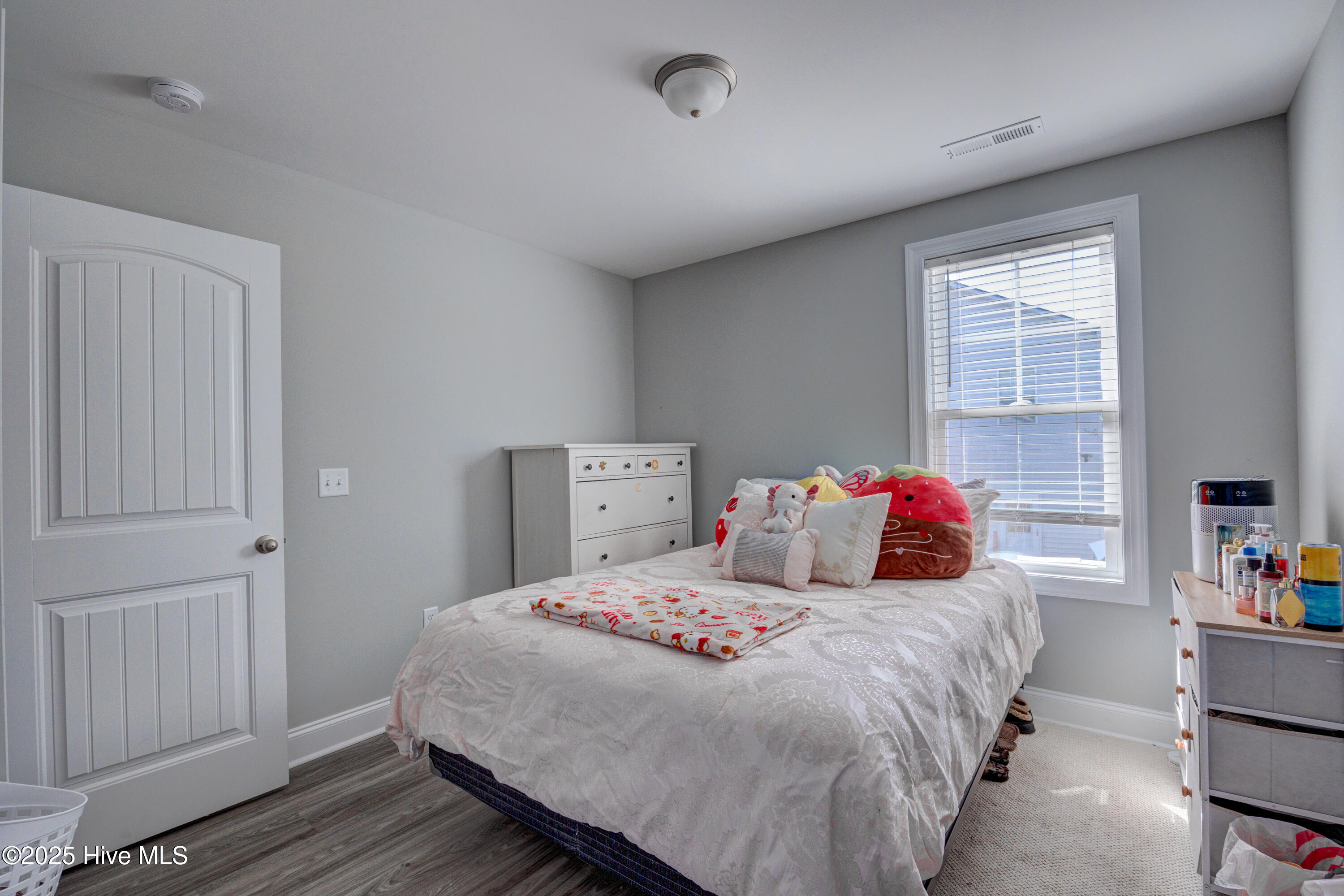 100494235 | Photo 38