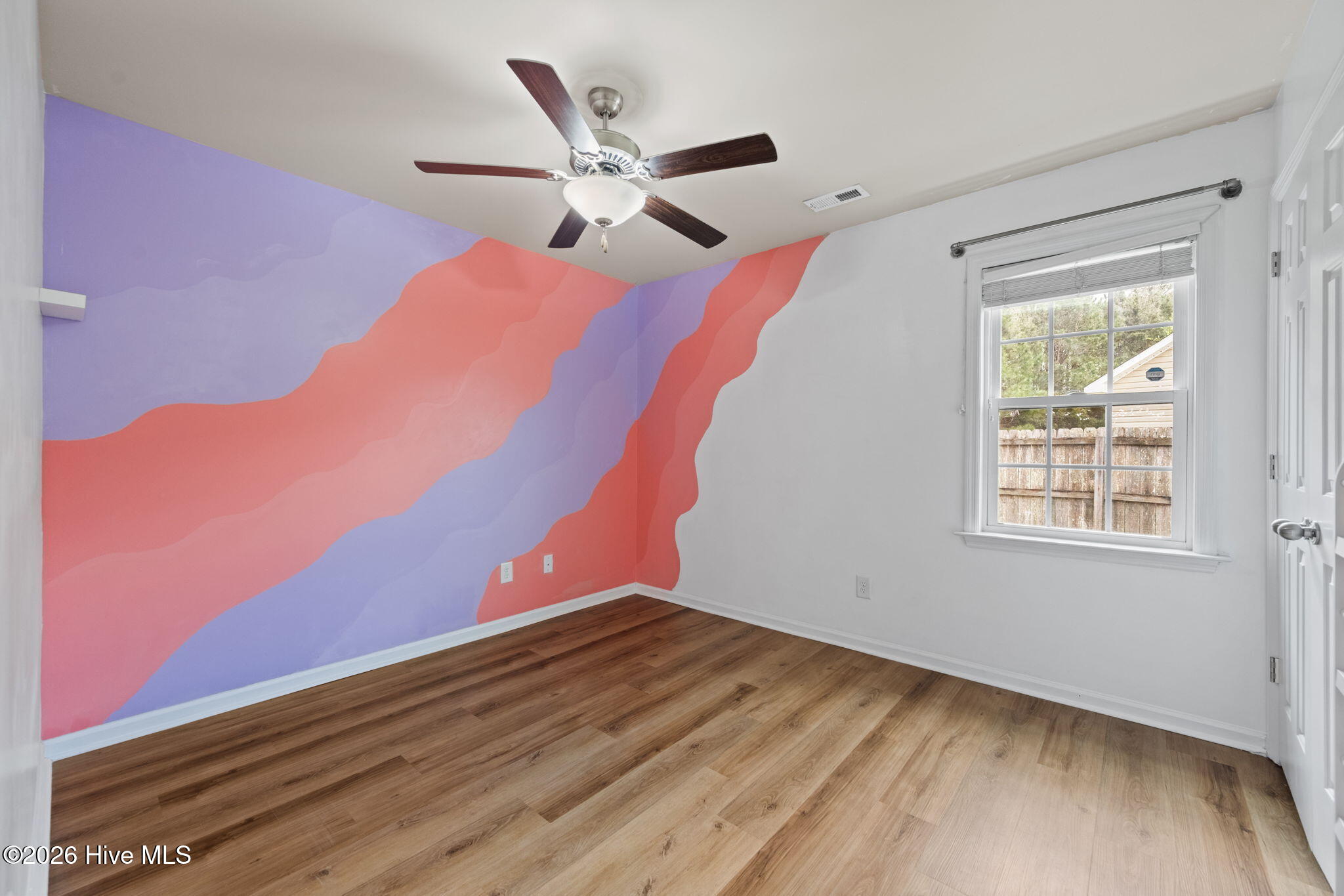 100565061 | Photo 29