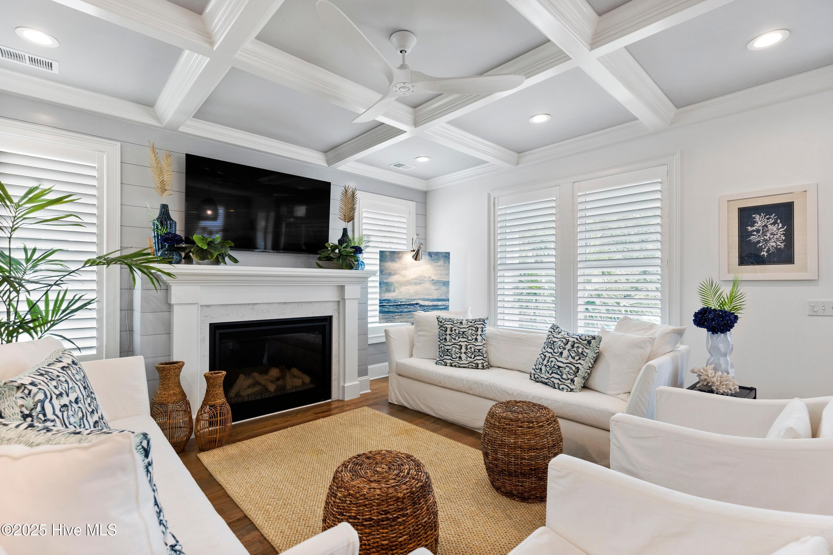 100532410 | Photo 10