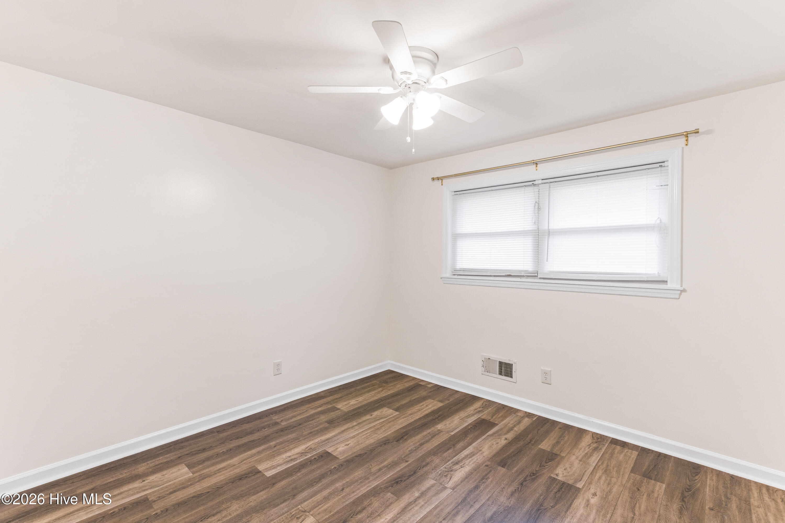 100552931 | Photo 16