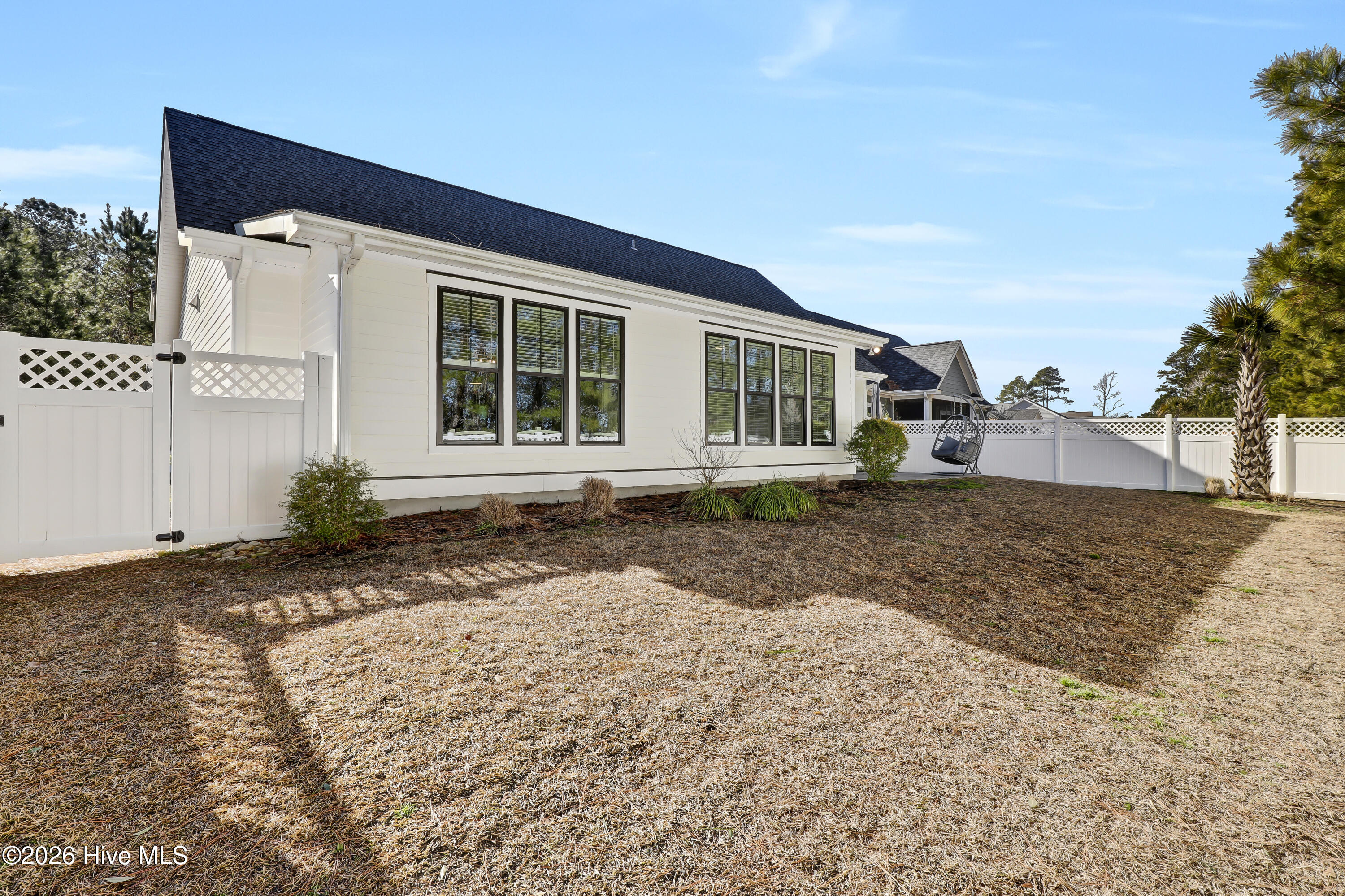 100556741 | Photo 44