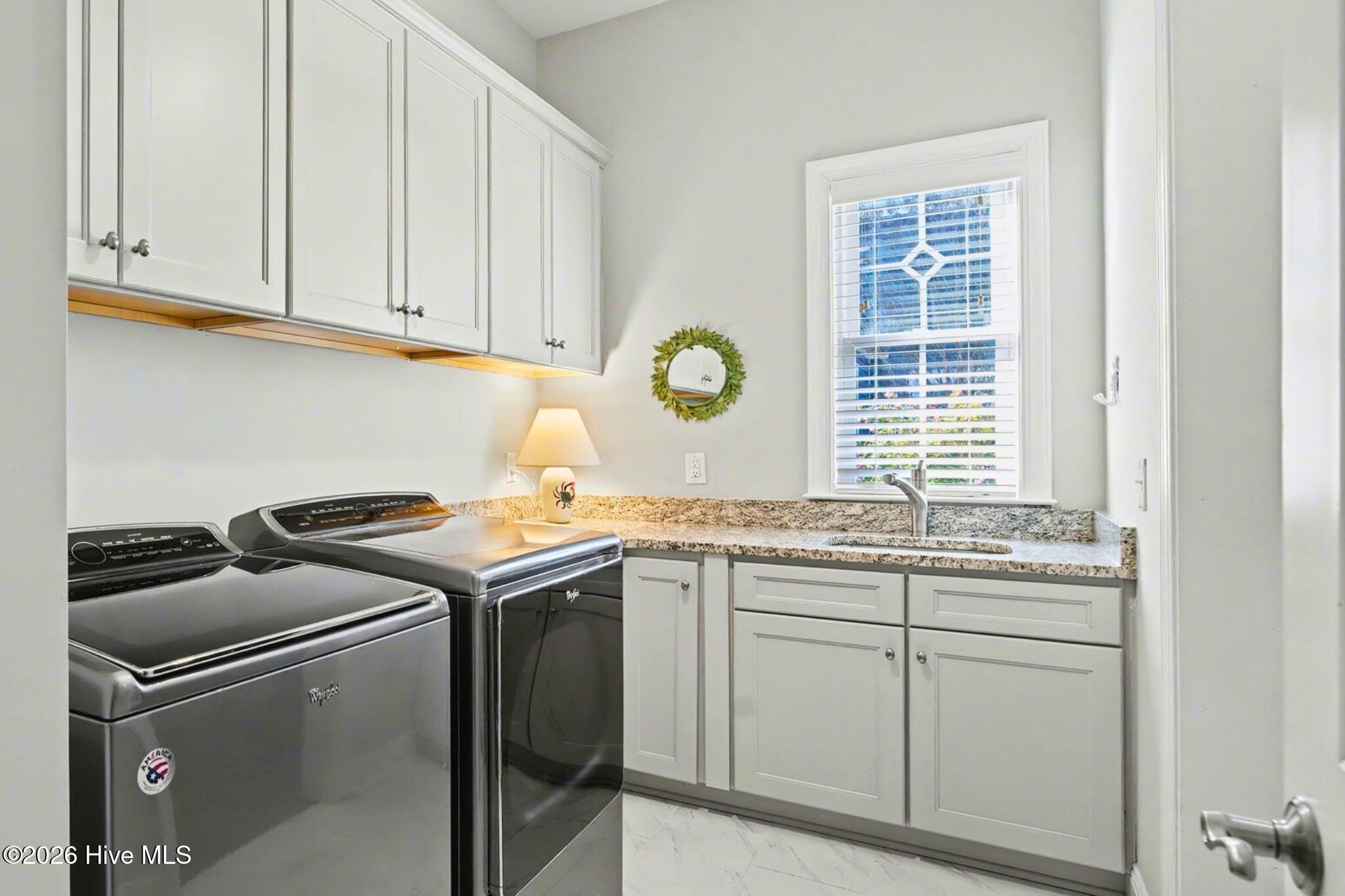 100549590 | Photo 40