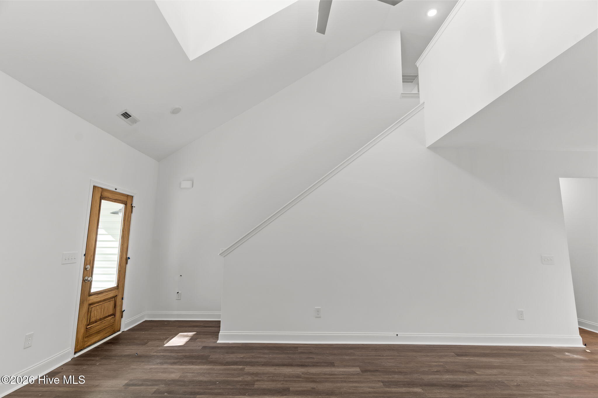 100528695 | Photo 39