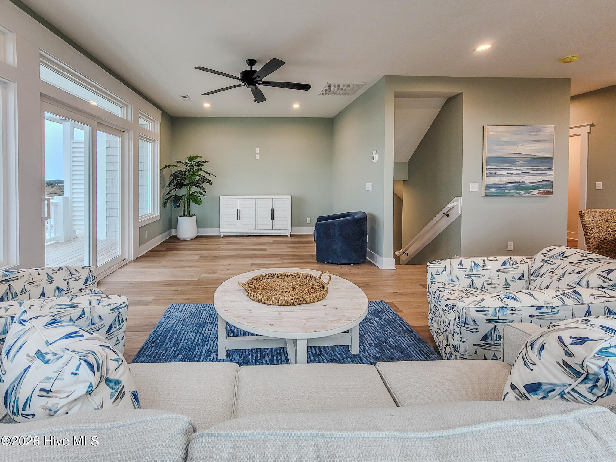 100553641 | Photo 35