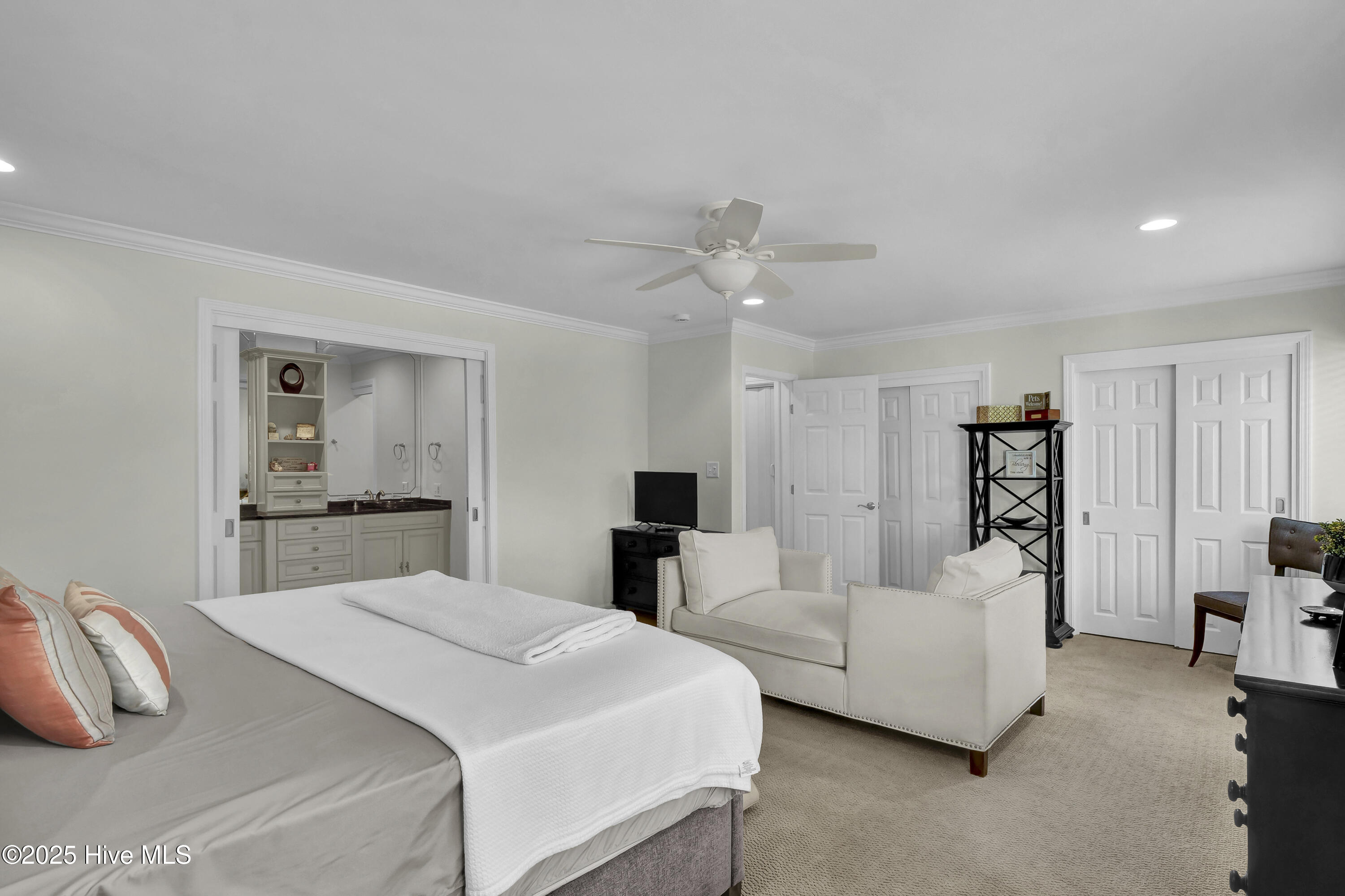 100532571 | Photo 21