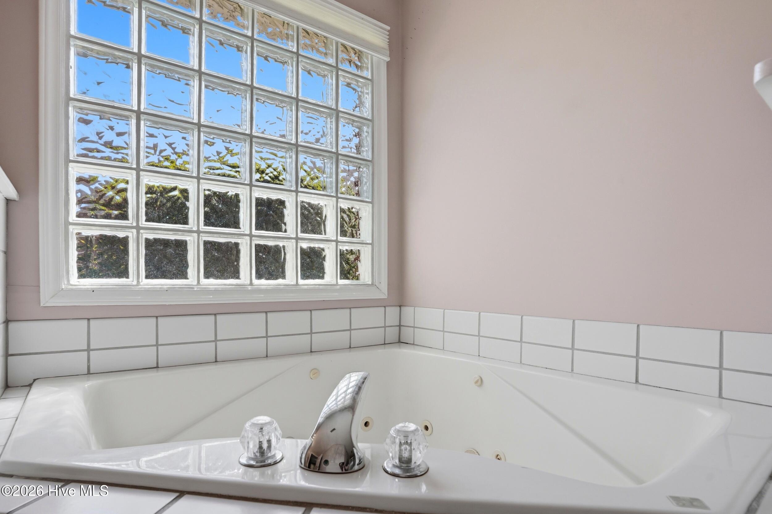 100559027 | Photo 19