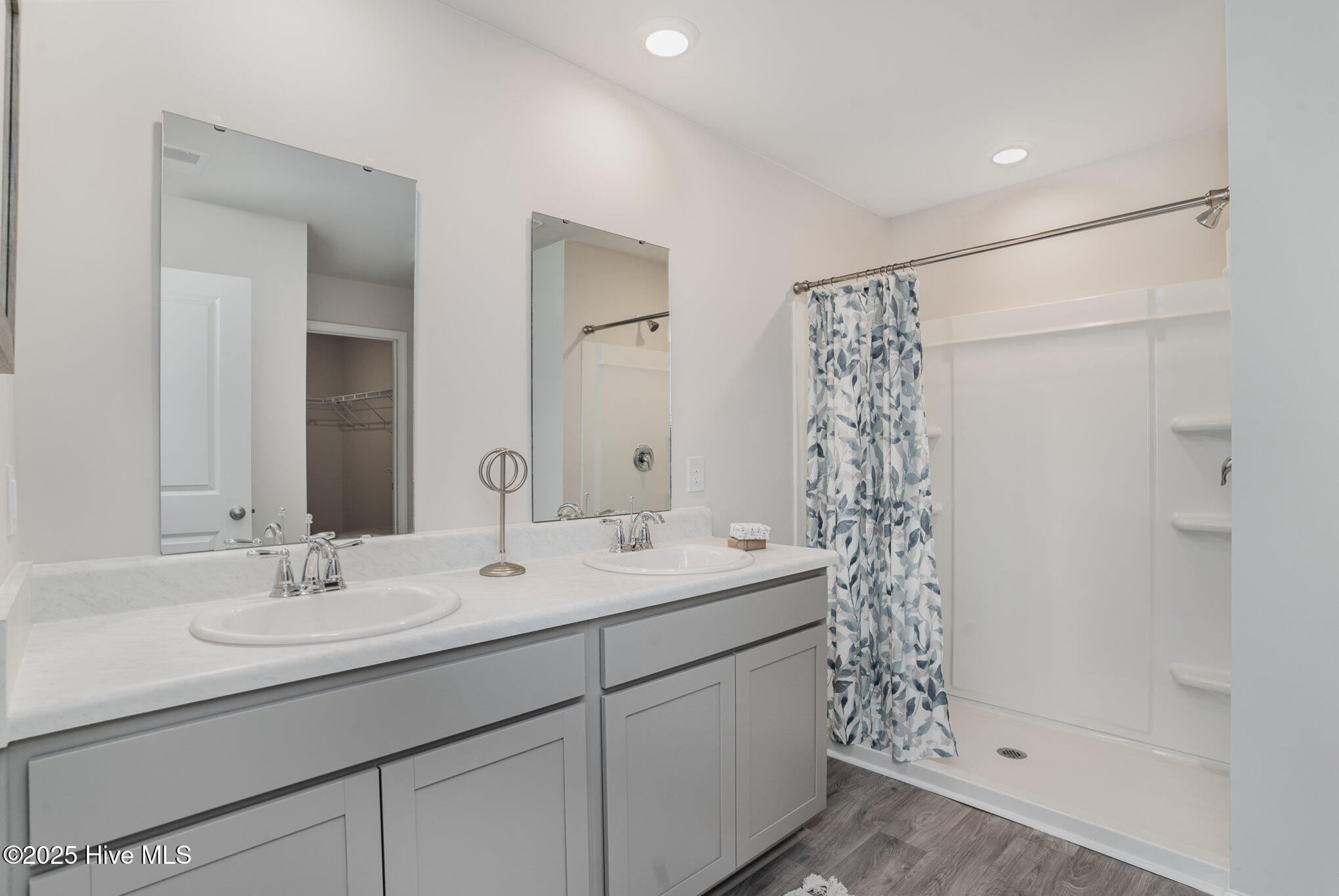 100533277 | Photo 15