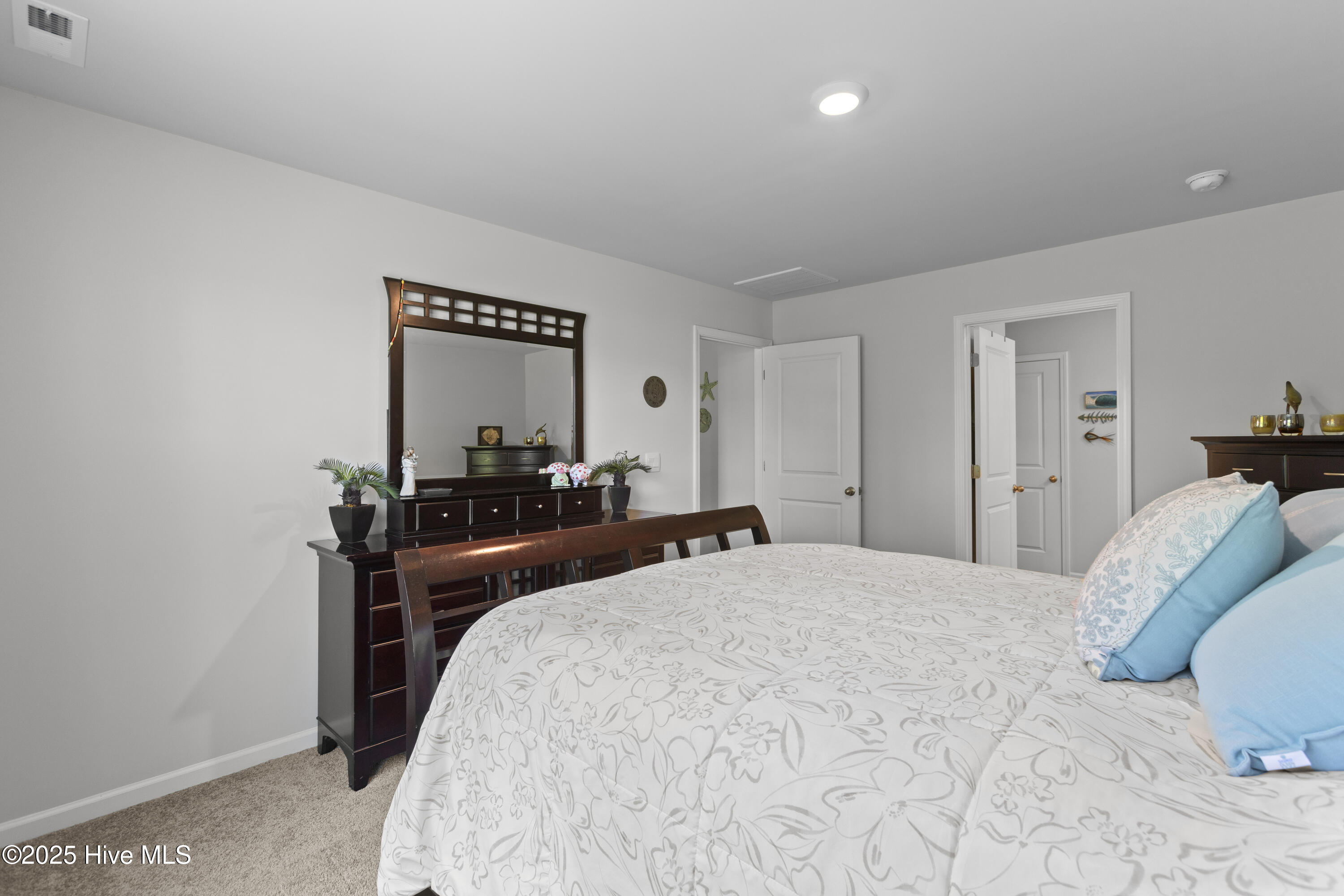 100511923 | Photo 11