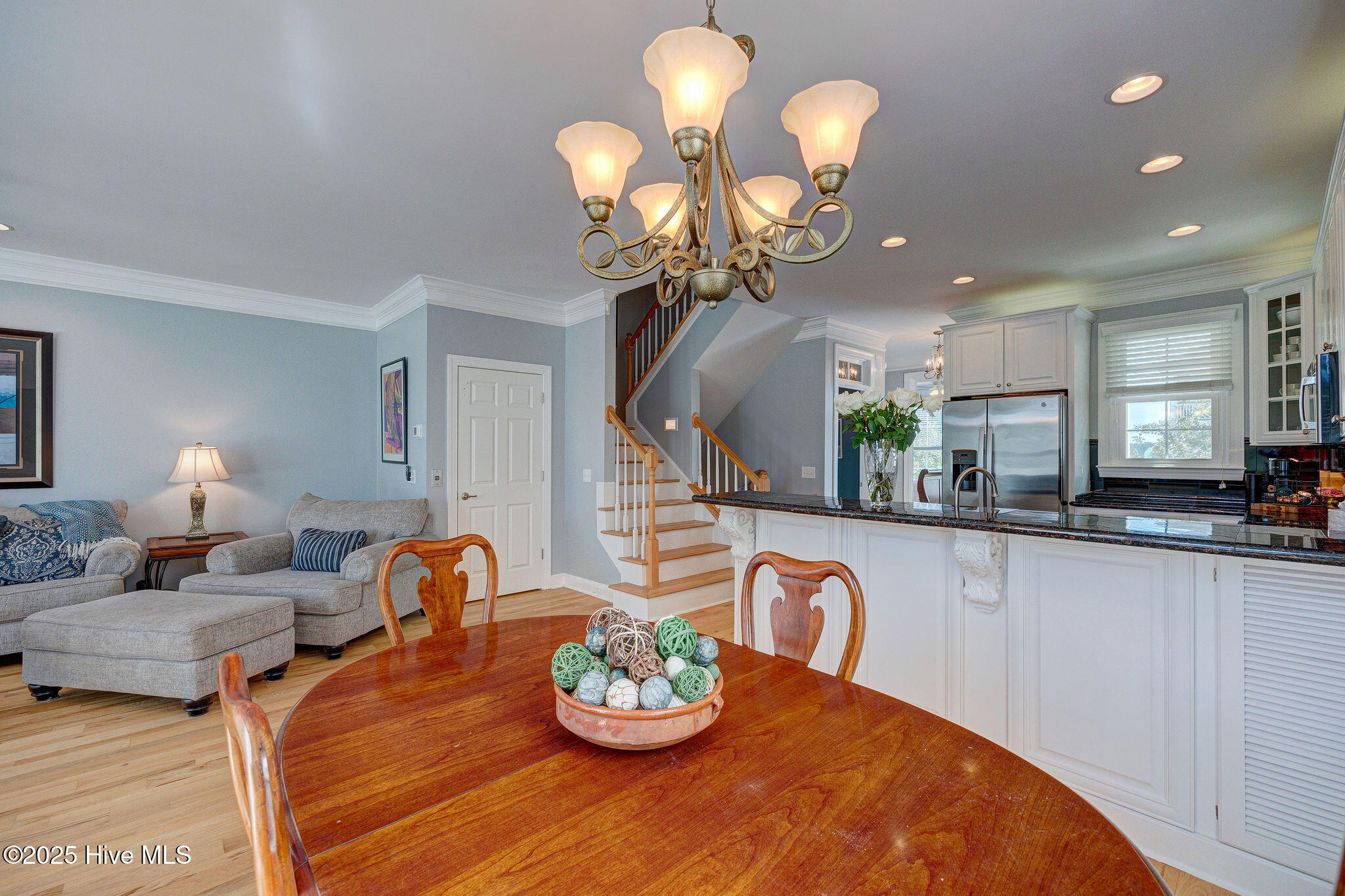 100533949 | Photo 16