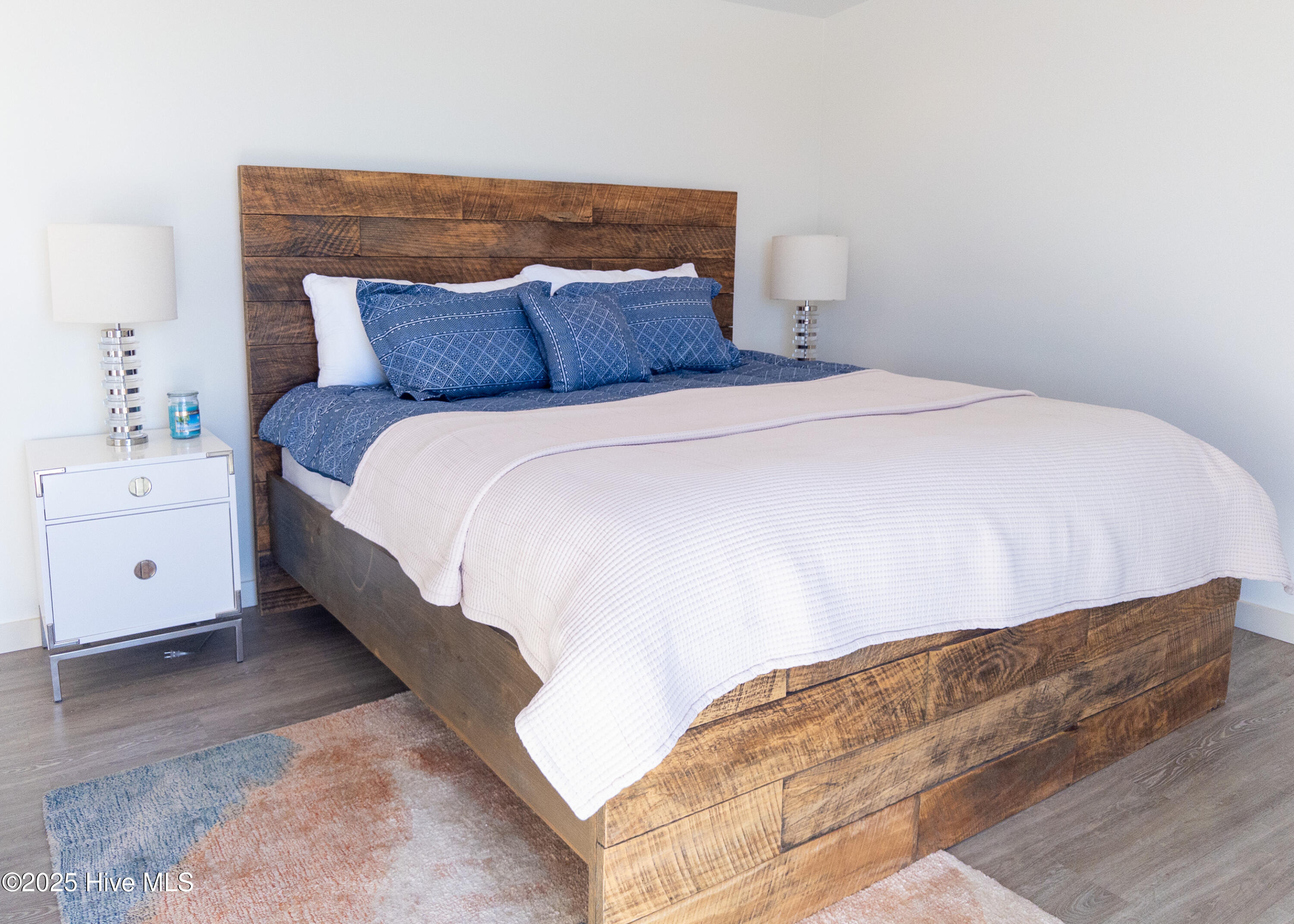 100539588 | Photo 47