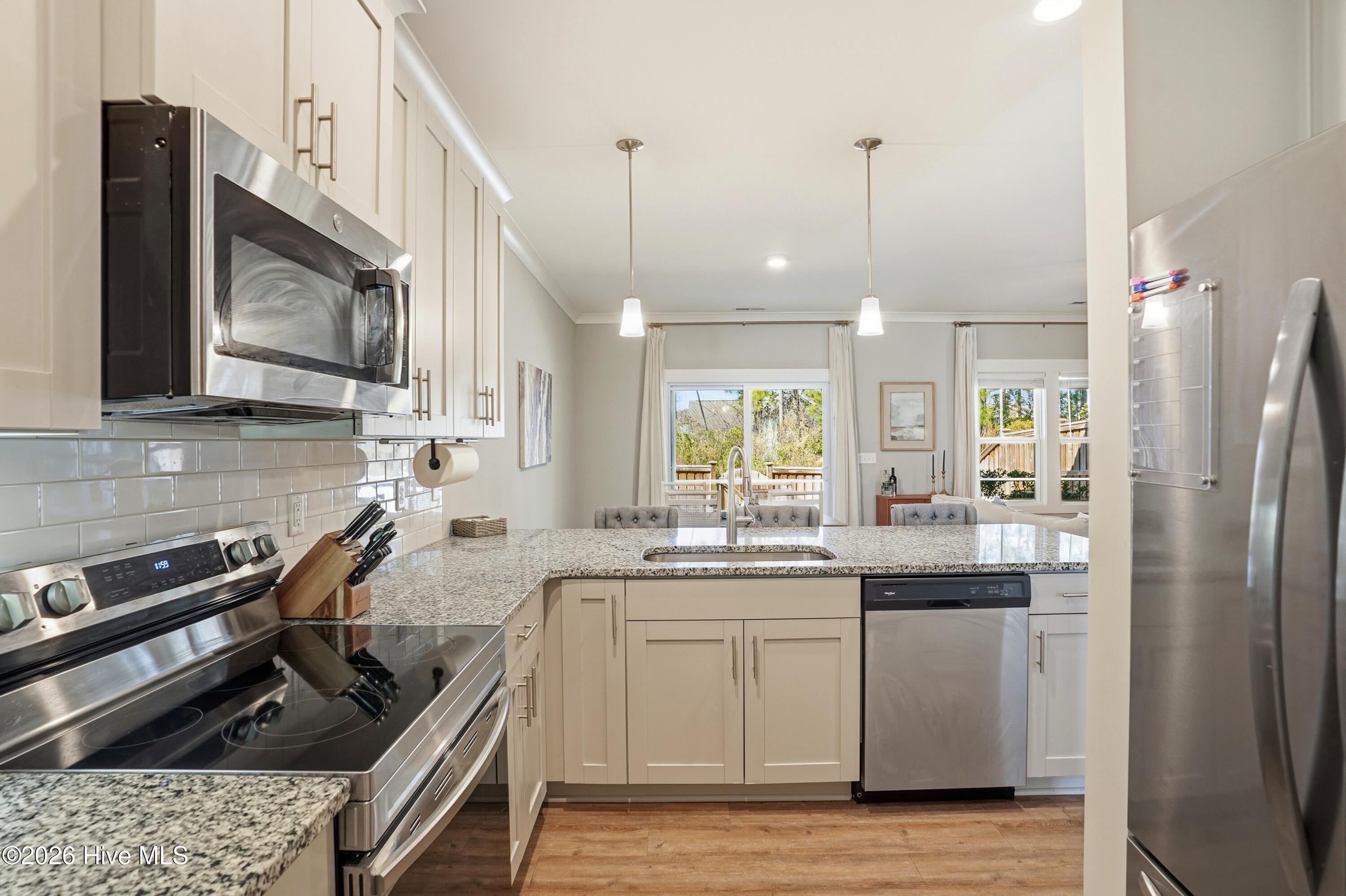 100555182 | Photo 10