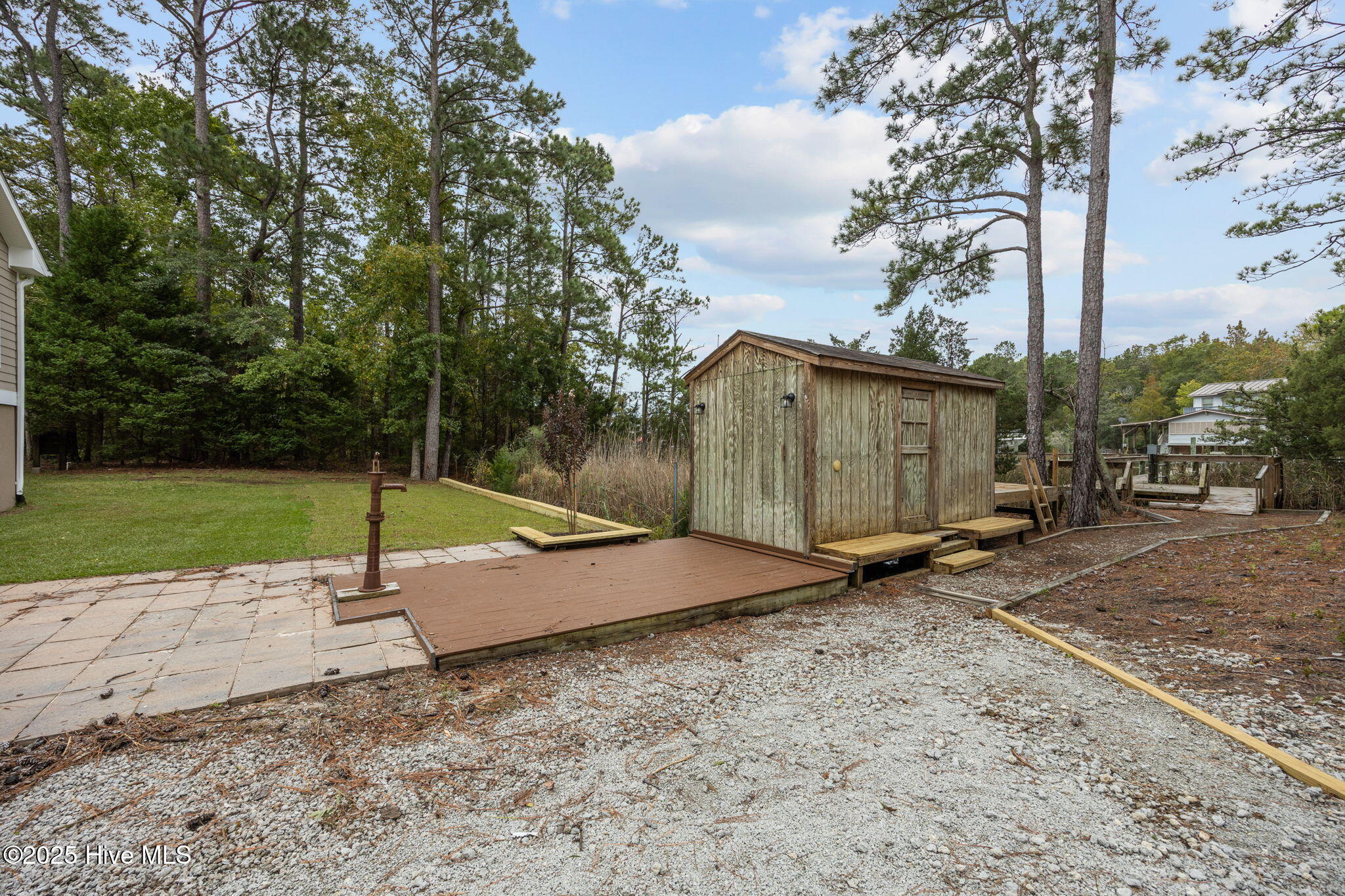 402 Whittaker Point Road,Oriental
