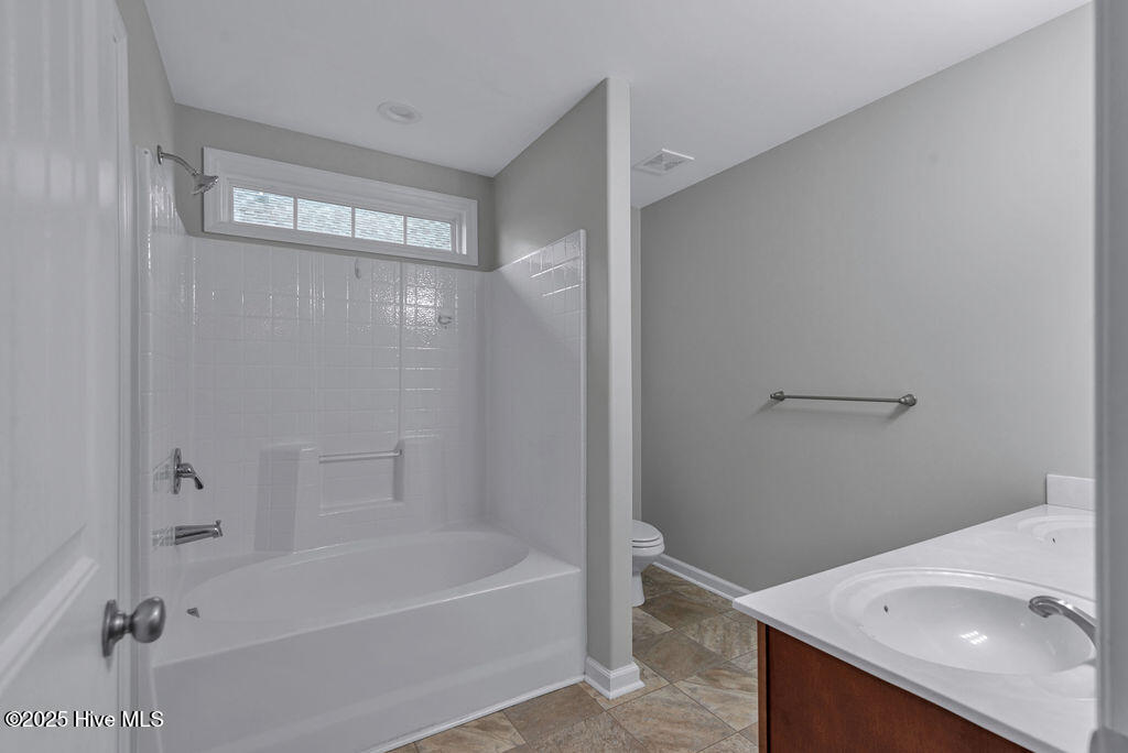 100540193 | Photo 22