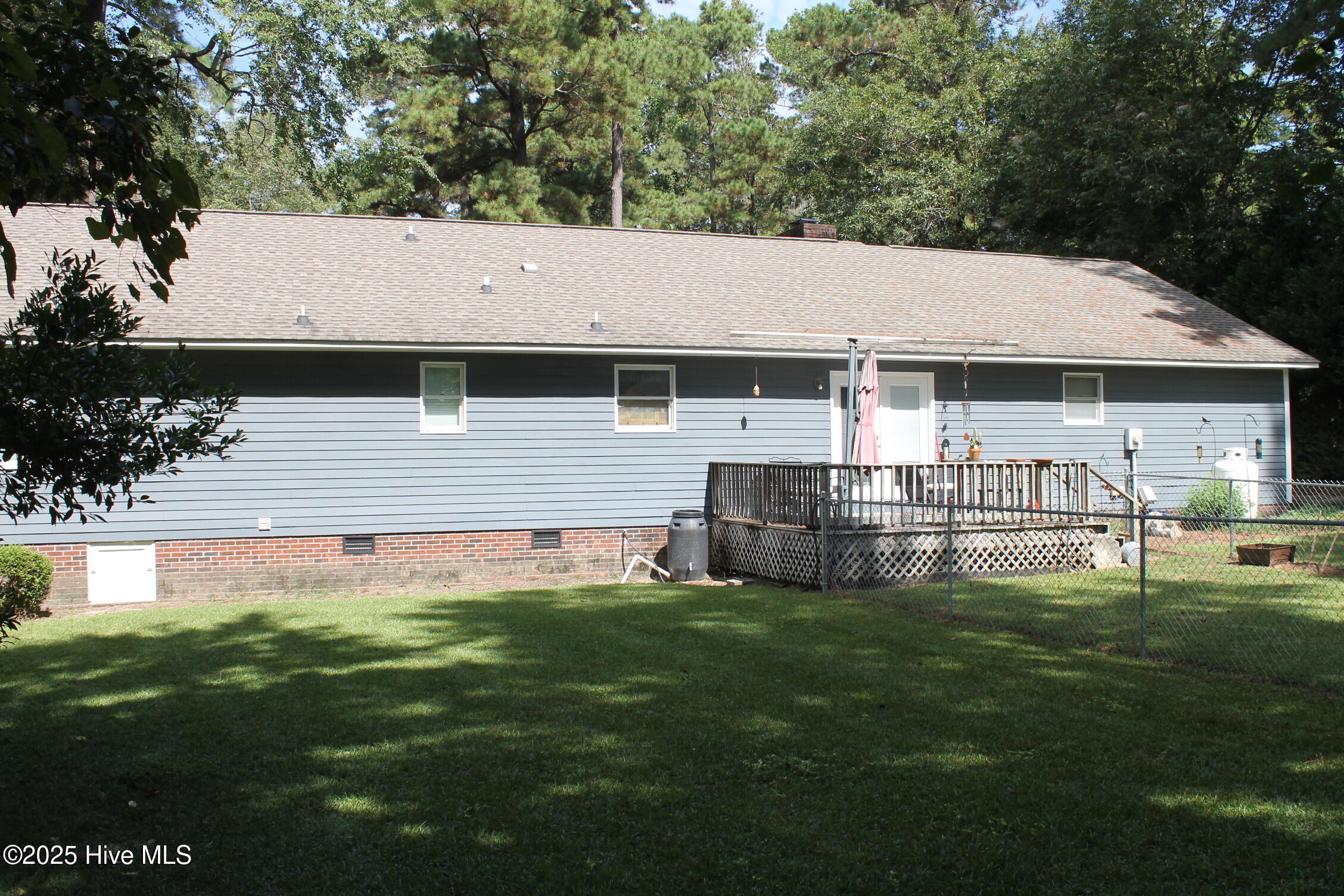 100530982 | Photo 17