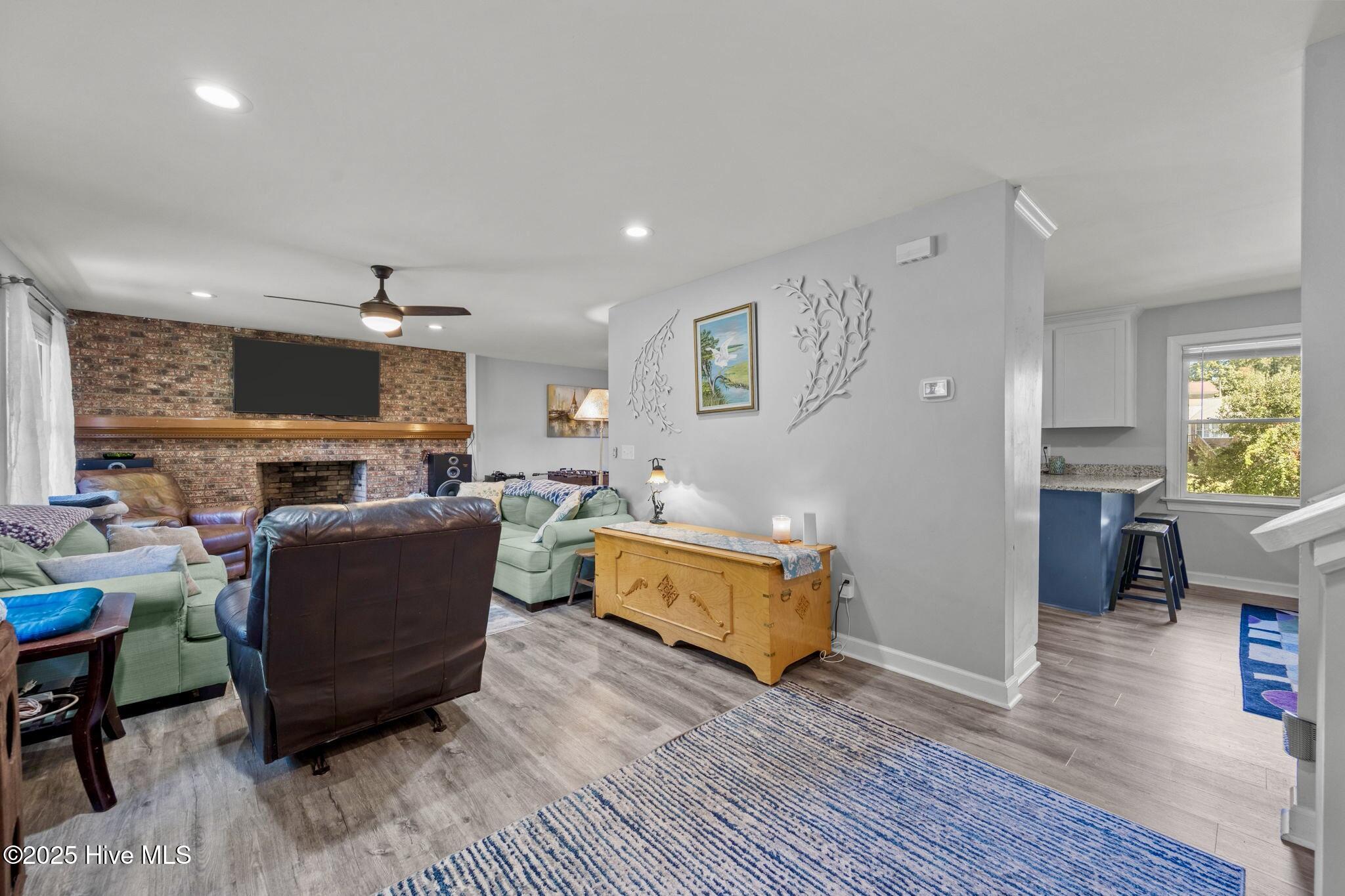 100532839 | Photo 13