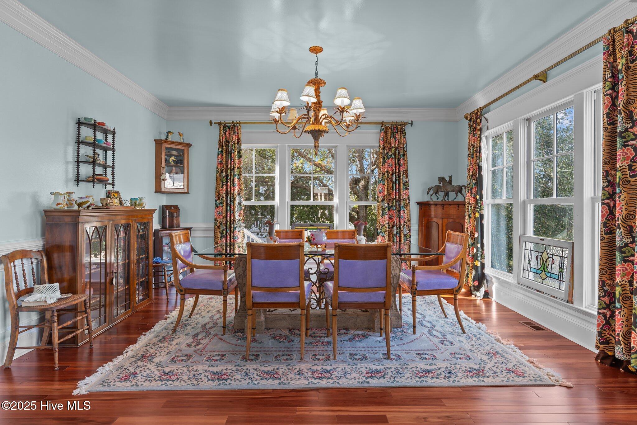 100525700 | Photo 23