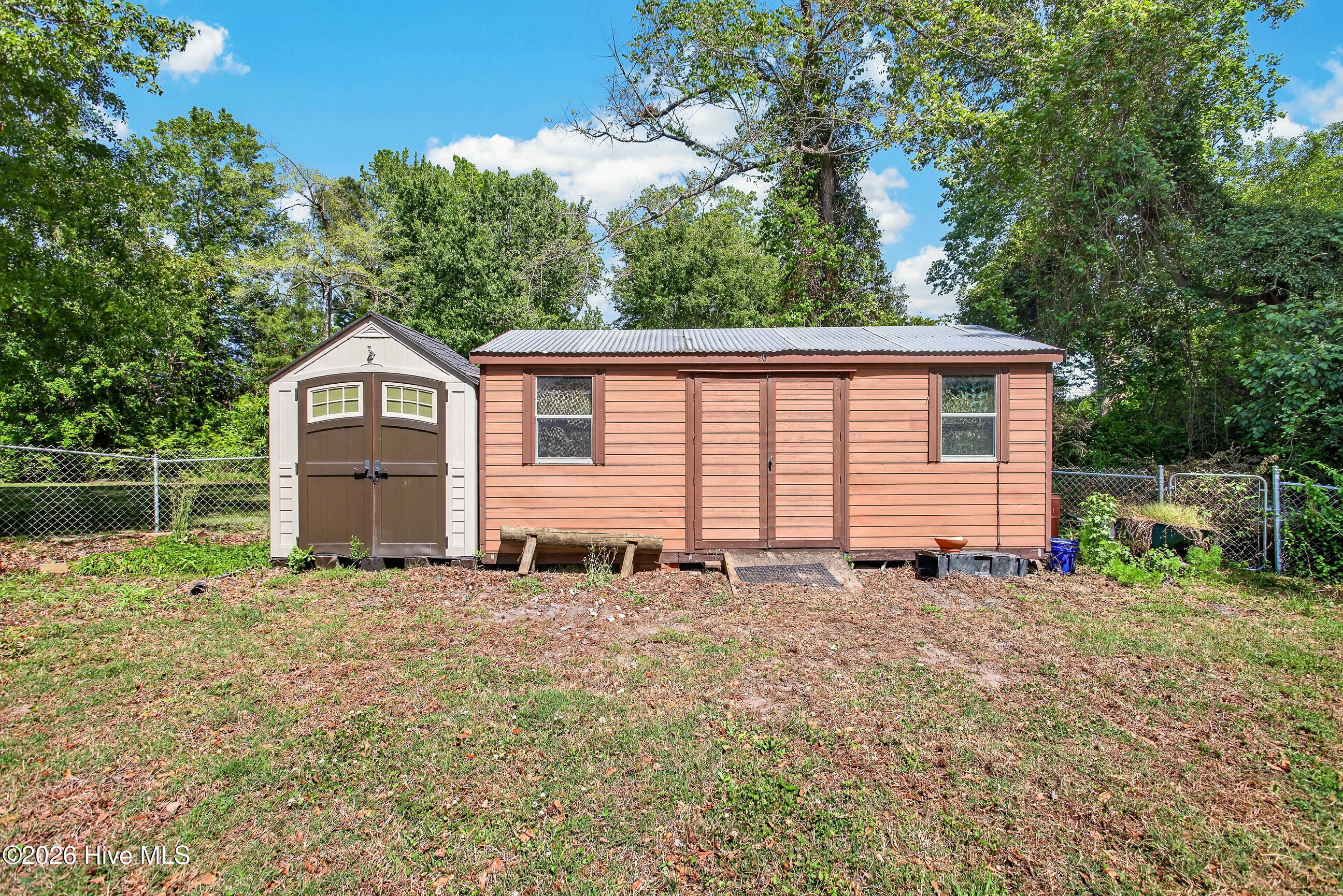 100570102 | Photo 27