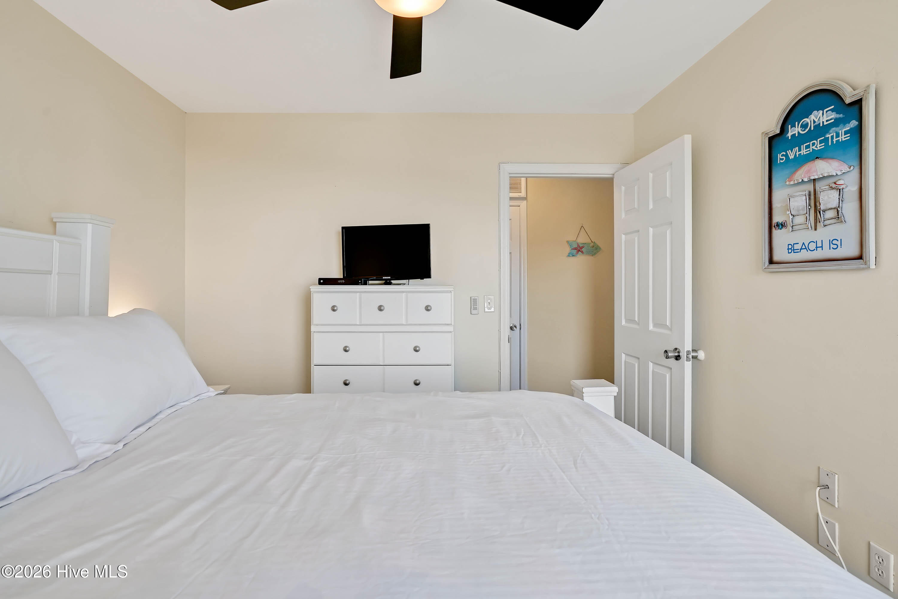 100565852 | Photo 21