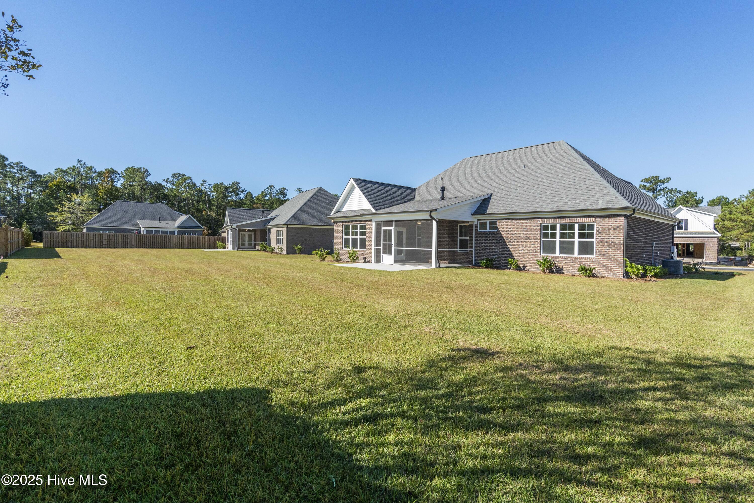 100517740 | Photo 45