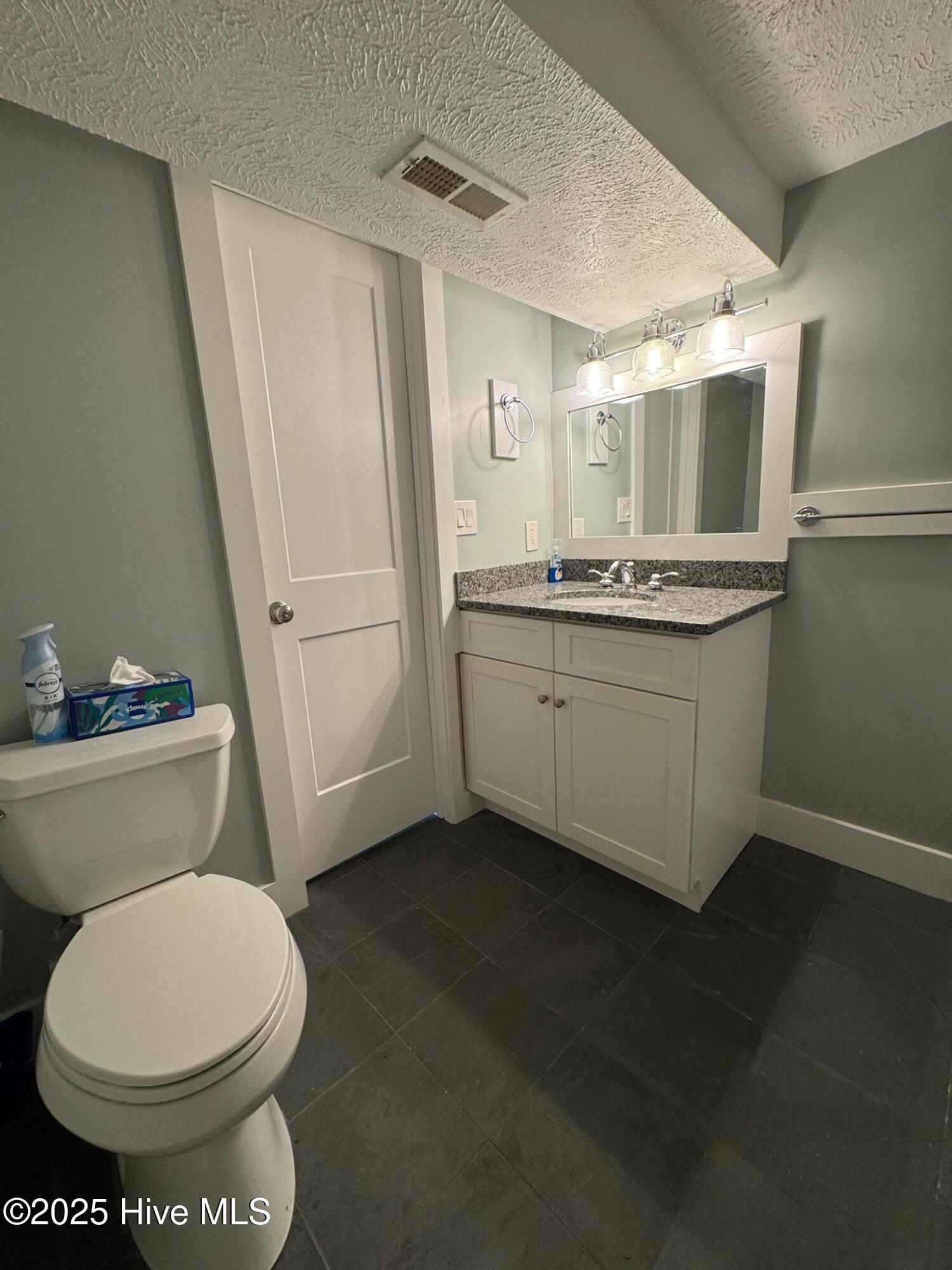 100543685 | Photo 13