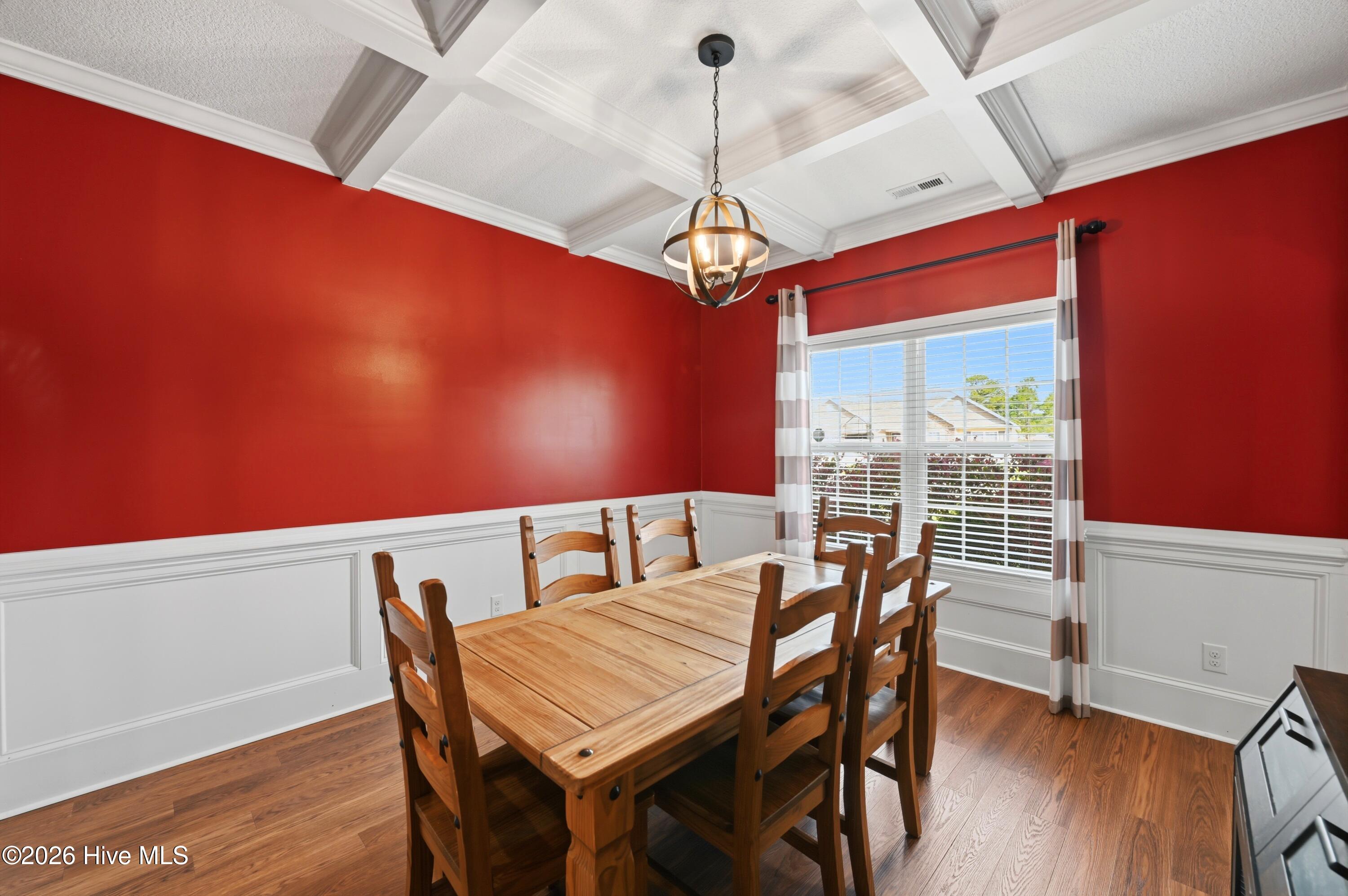 100565426 | Photo 25