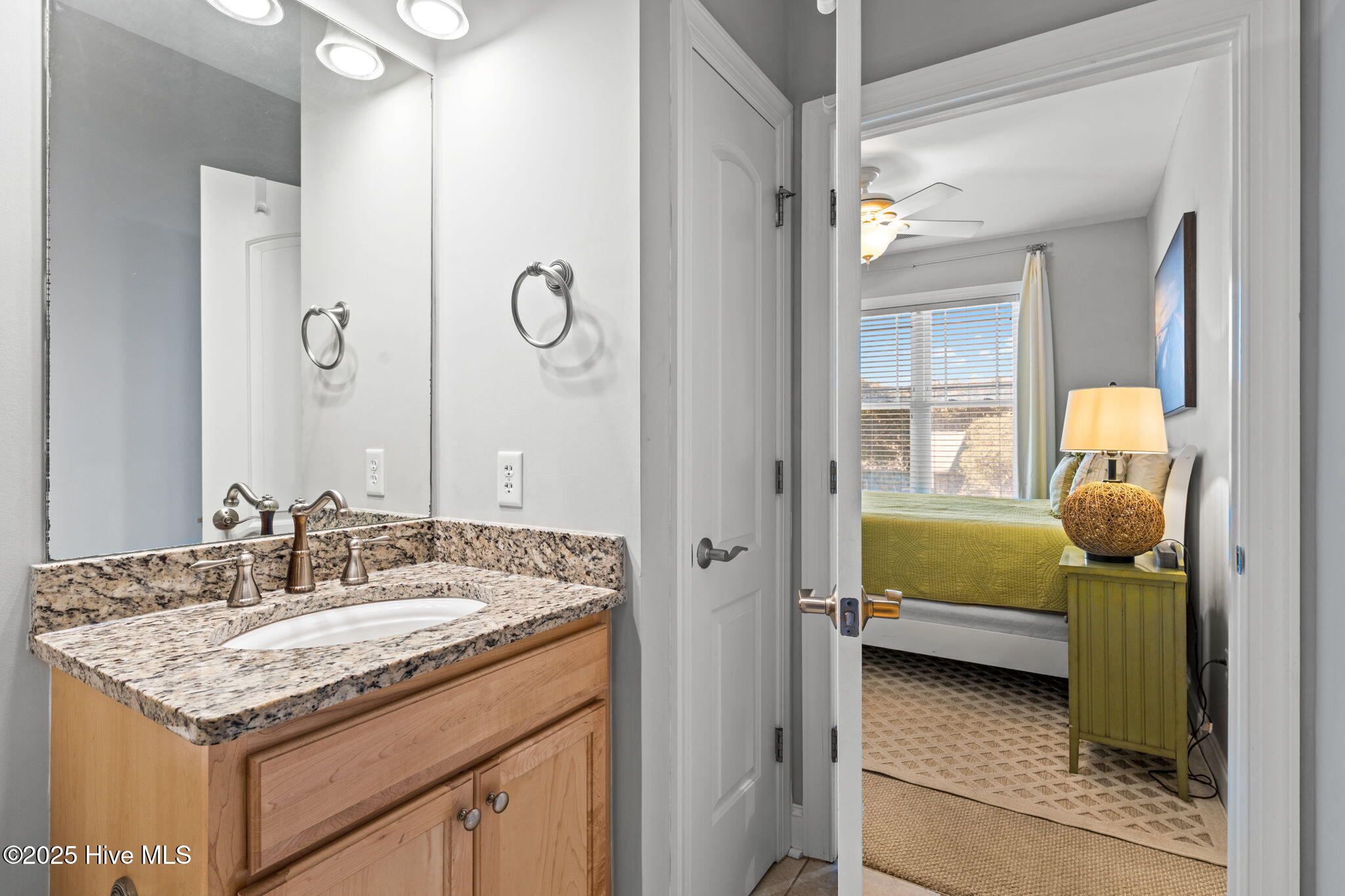 100545240 | Photo 31