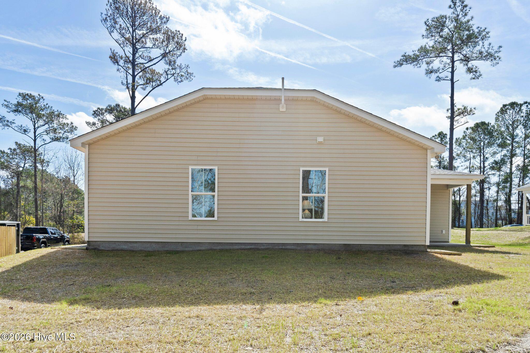 100558463 | Photo 47