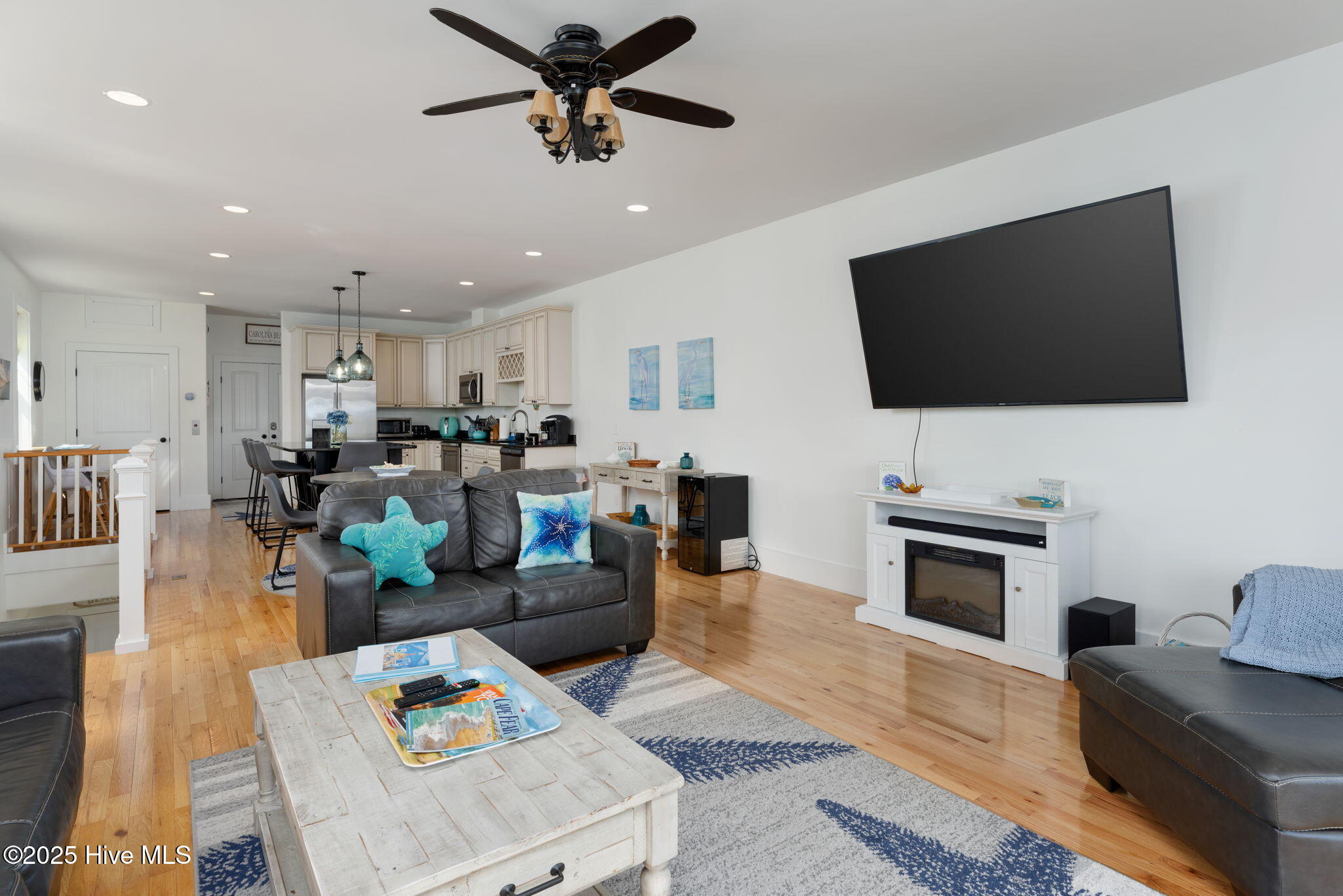 100537095 | Photo 19