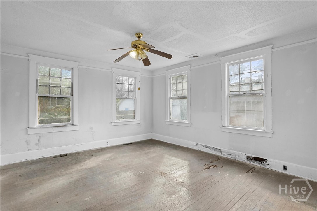 221 E 49th Street, Savannah, GA, 31405