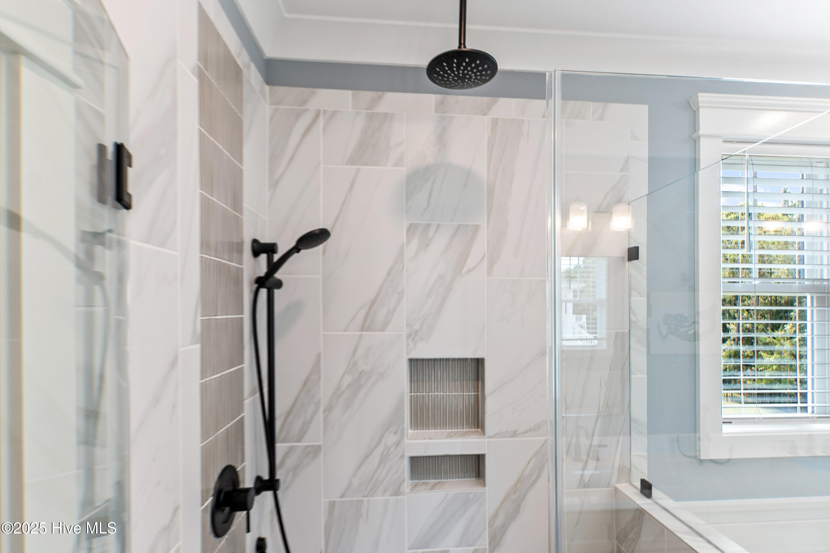 100526022 | Photo 26