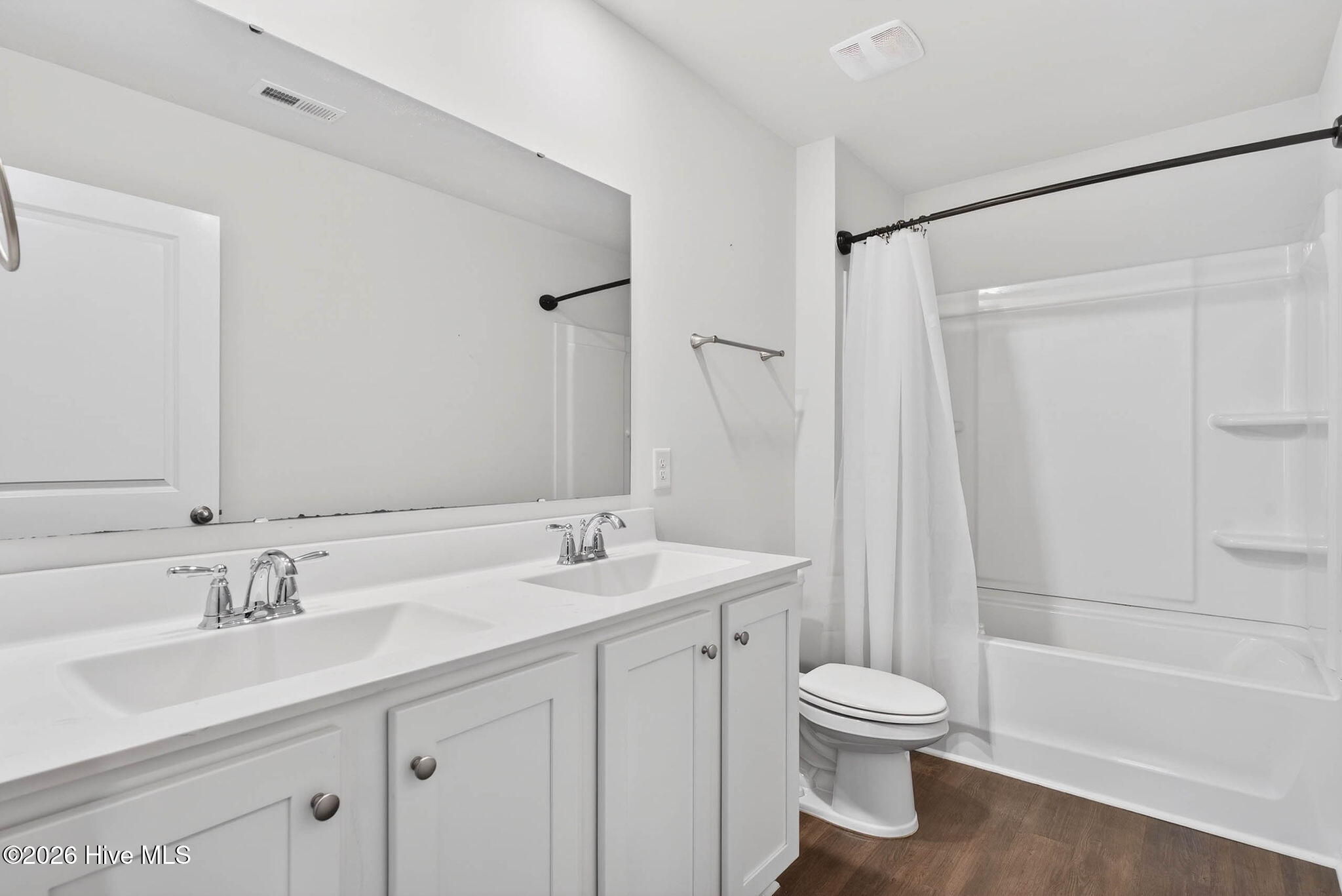 100564193 | Photo 38