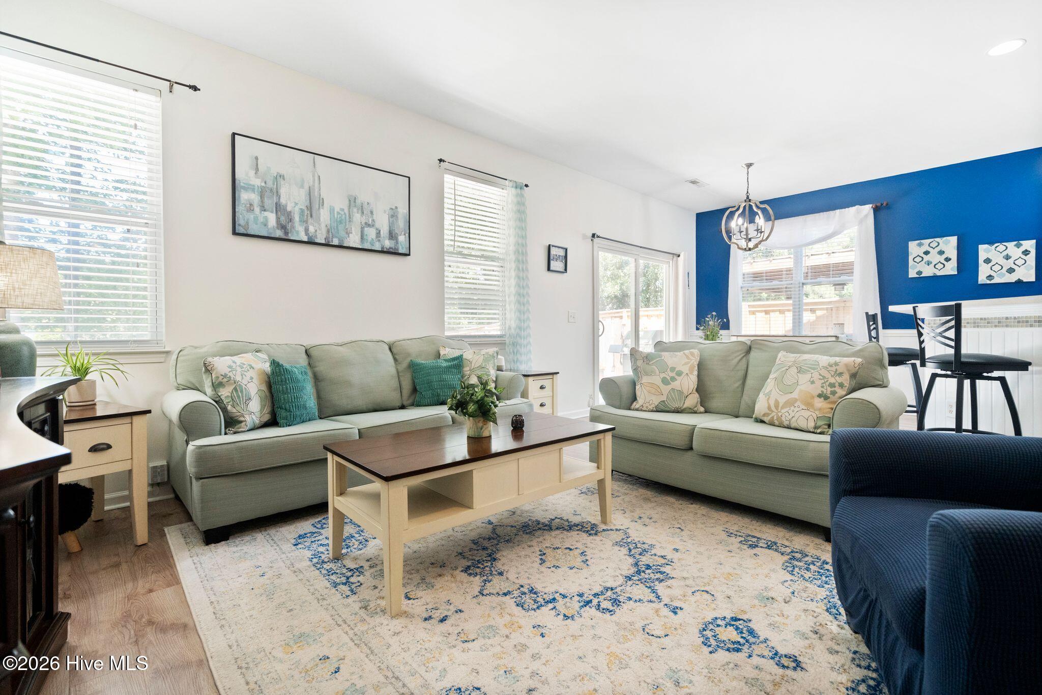 100570513 | Photo 15