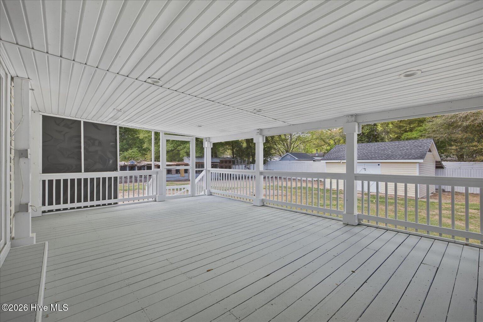 100565054 | Photo 13