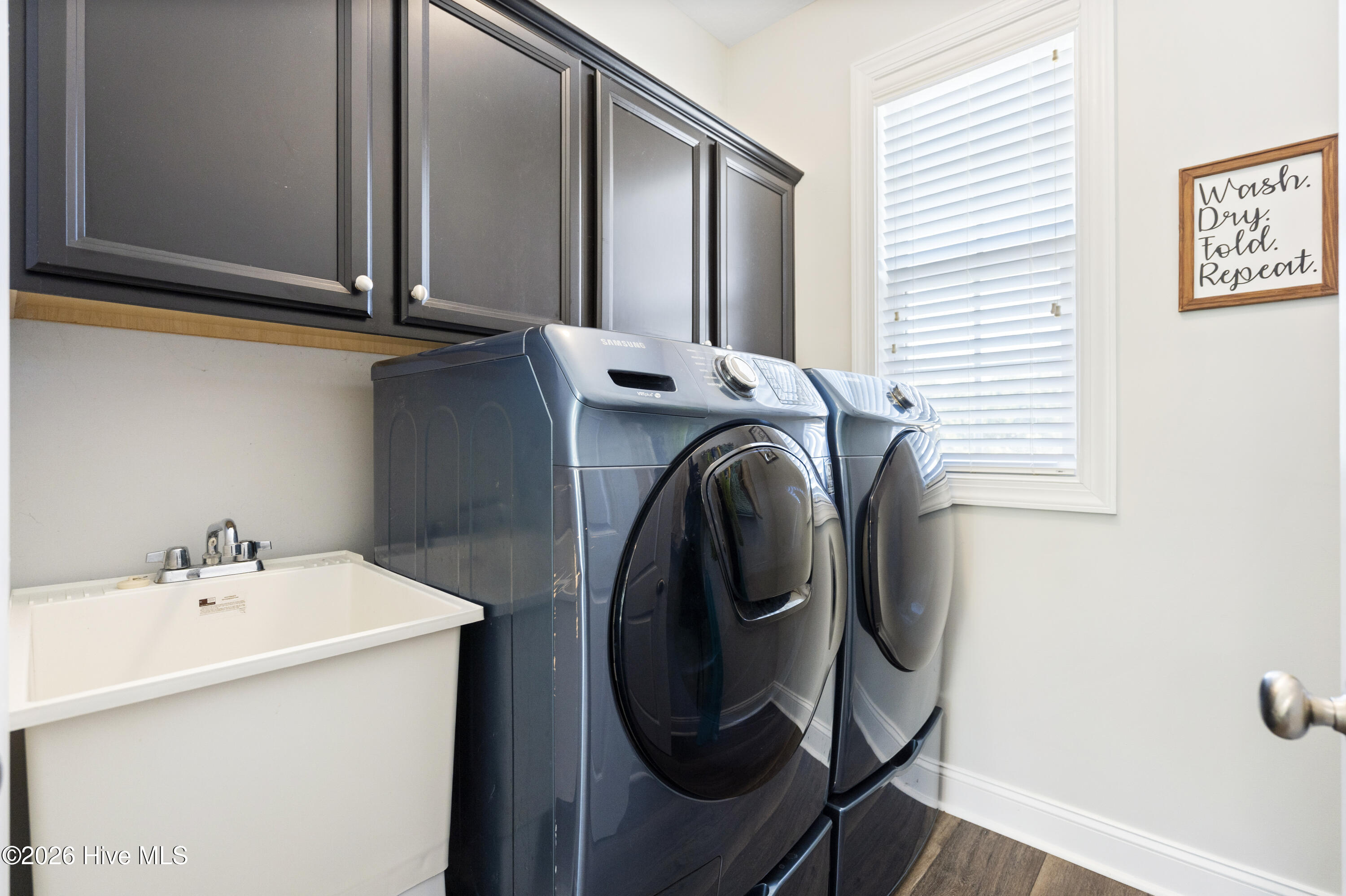 100564878 | Photo 44