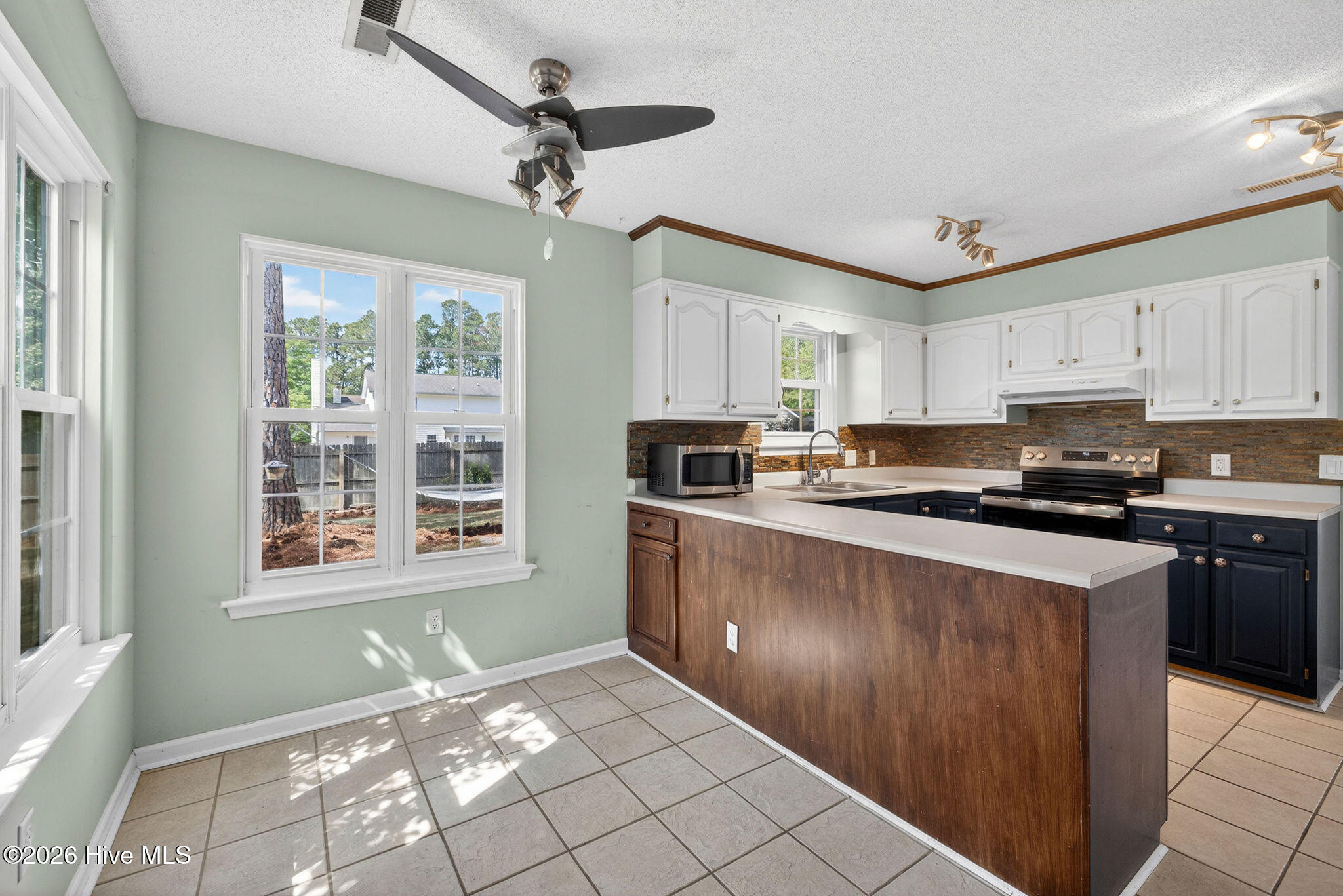 100567707 | Photo 31