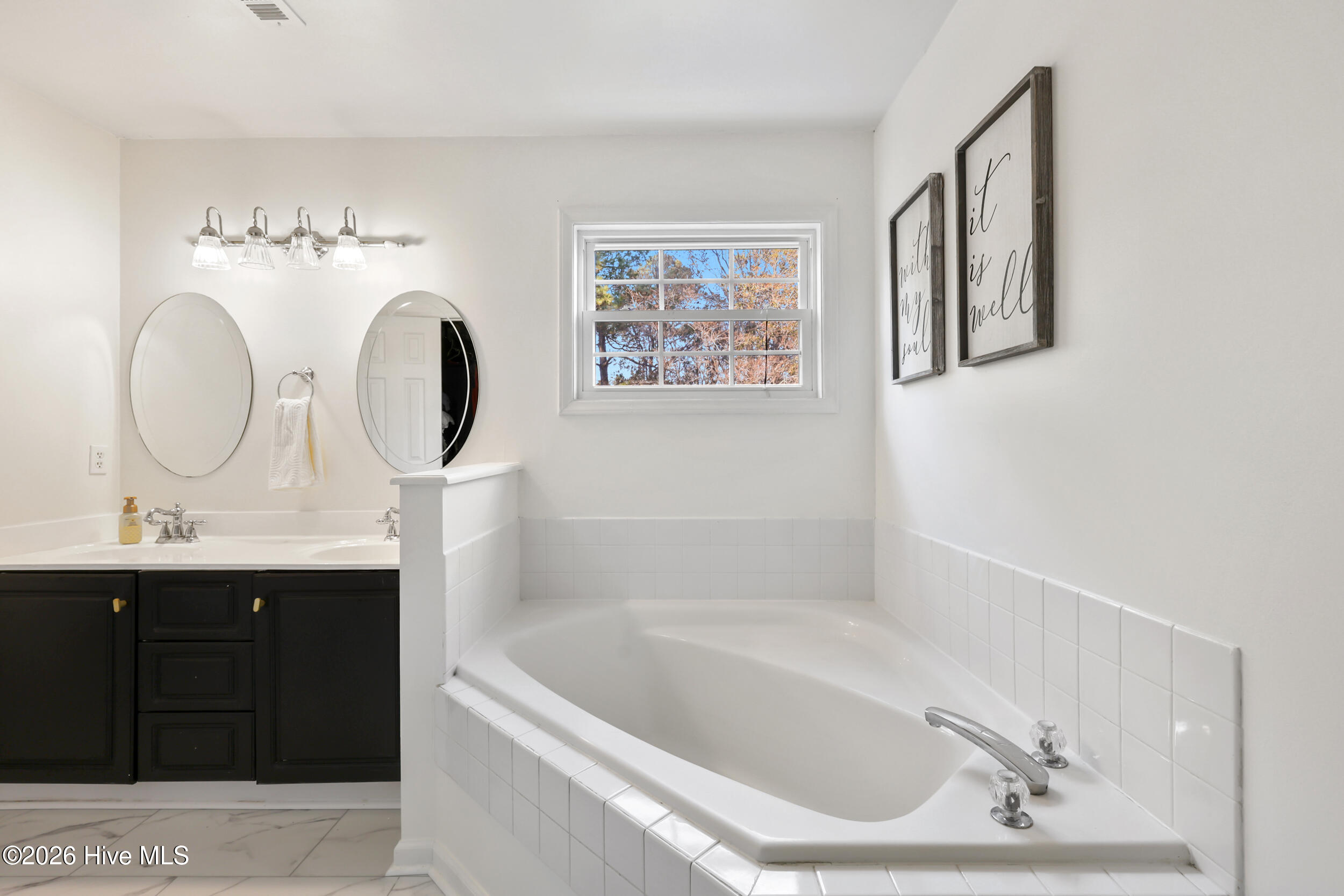 100554652 | Photo 19