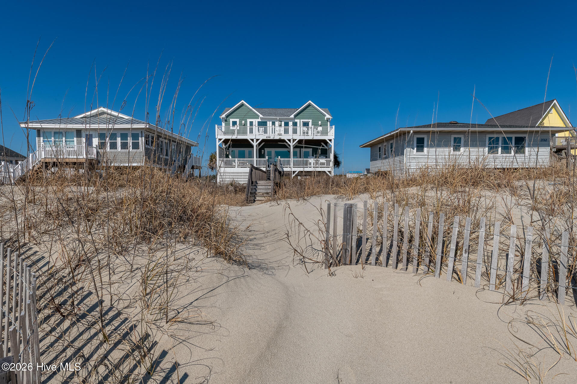 100558758 | Photo 43