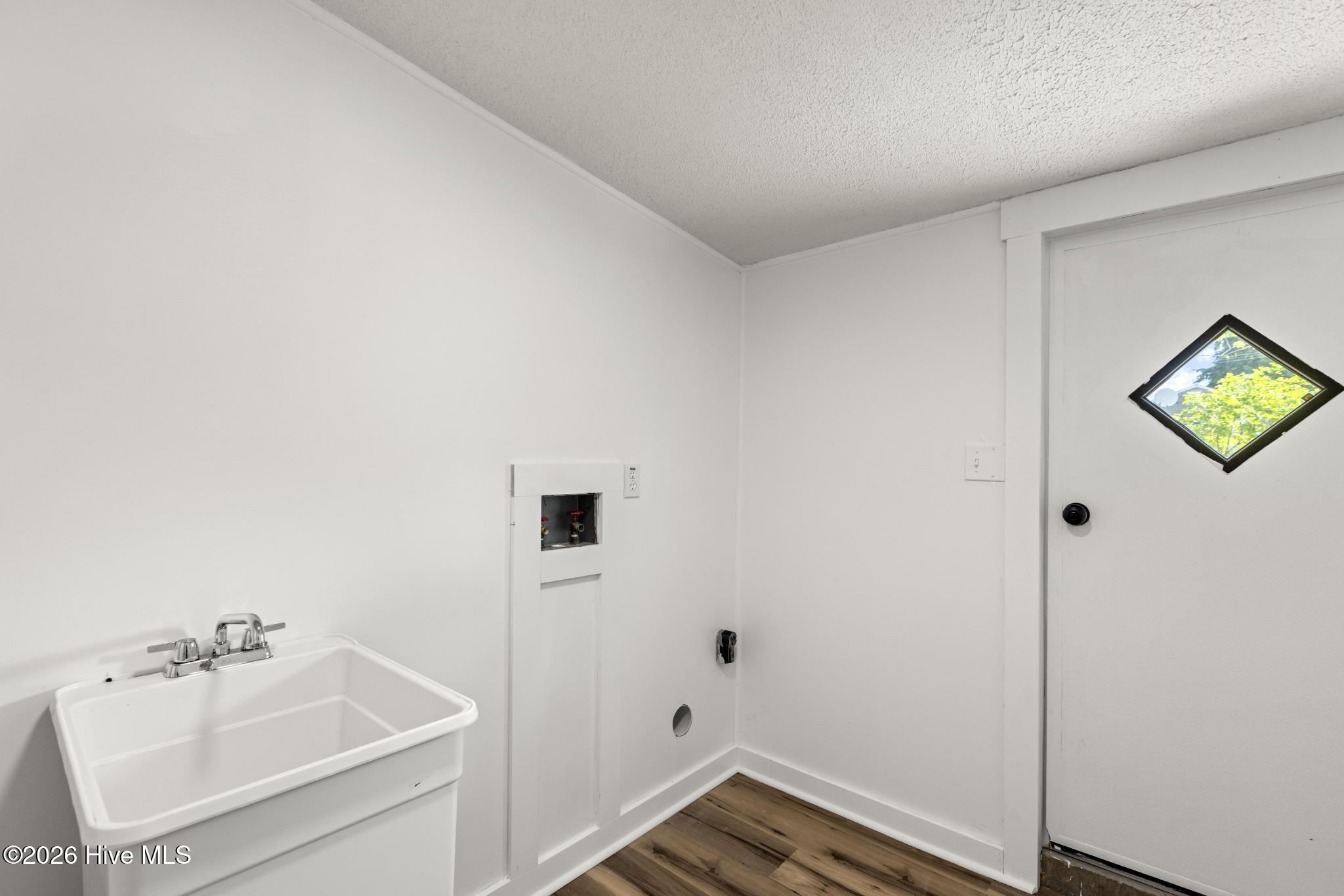 100569487 | Photo 22