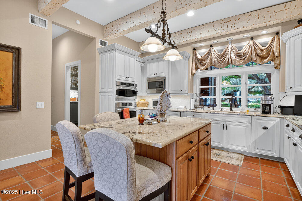 100544850 | Photo 30