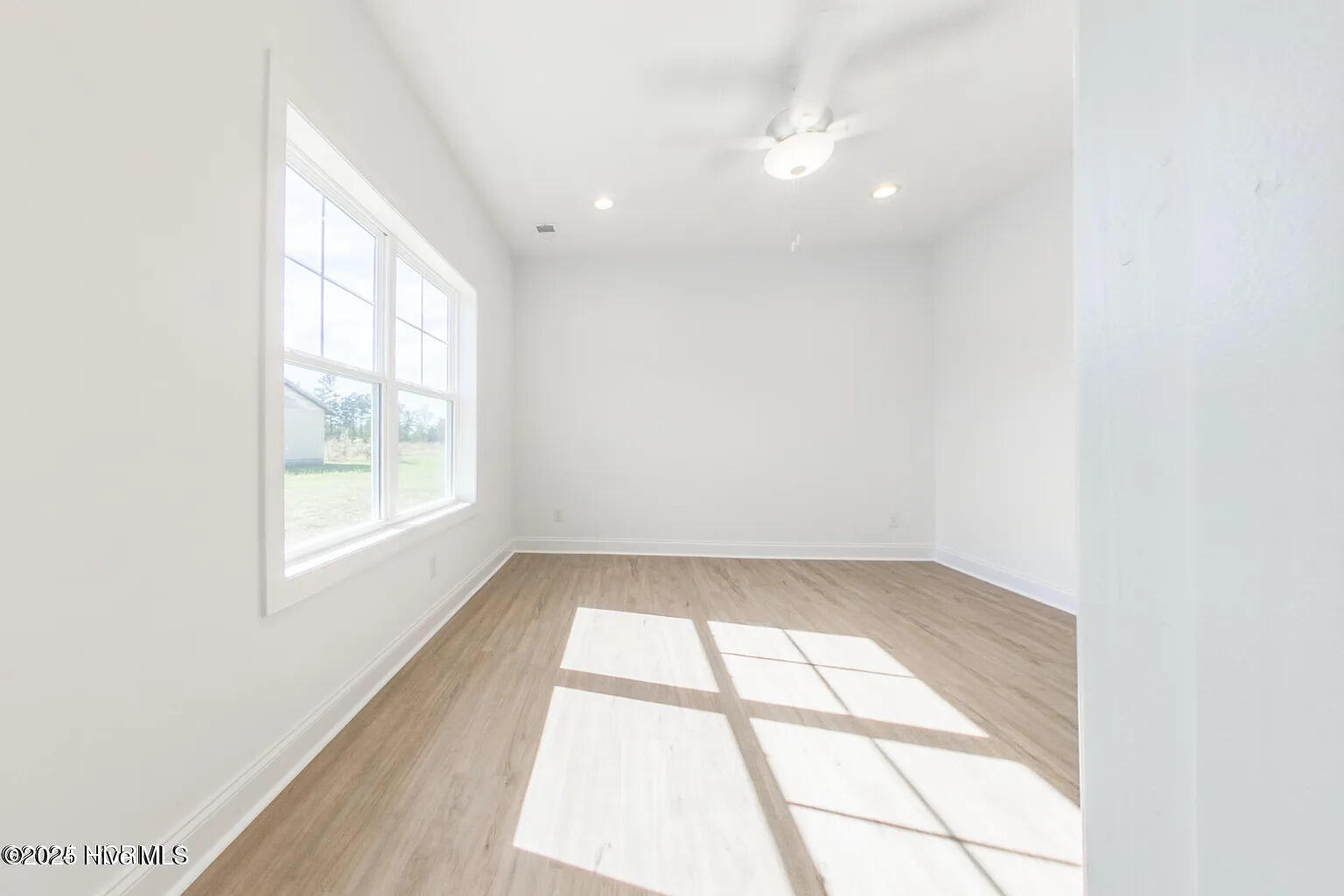 100528909 | Photo 13